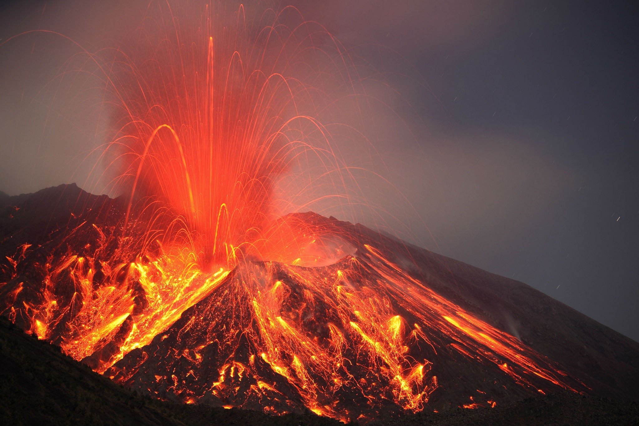 volcano, Mountain, Lava, Nature, Landscape, Mountains, Fire Wallpaper