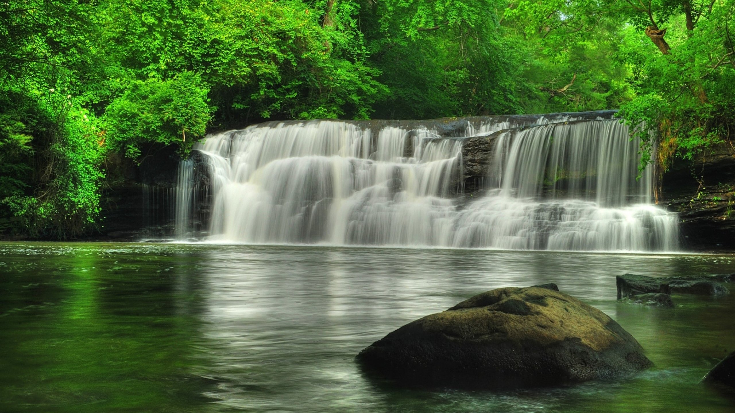 Установить на экране природу. Каскад водопадов Хрейнфоссар. Природа водопад. Красота воды. Красивые водопады.
