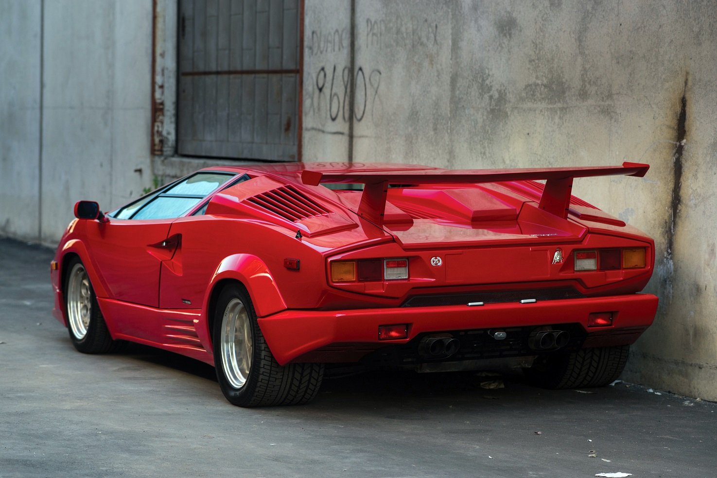 Red lamborghini countach