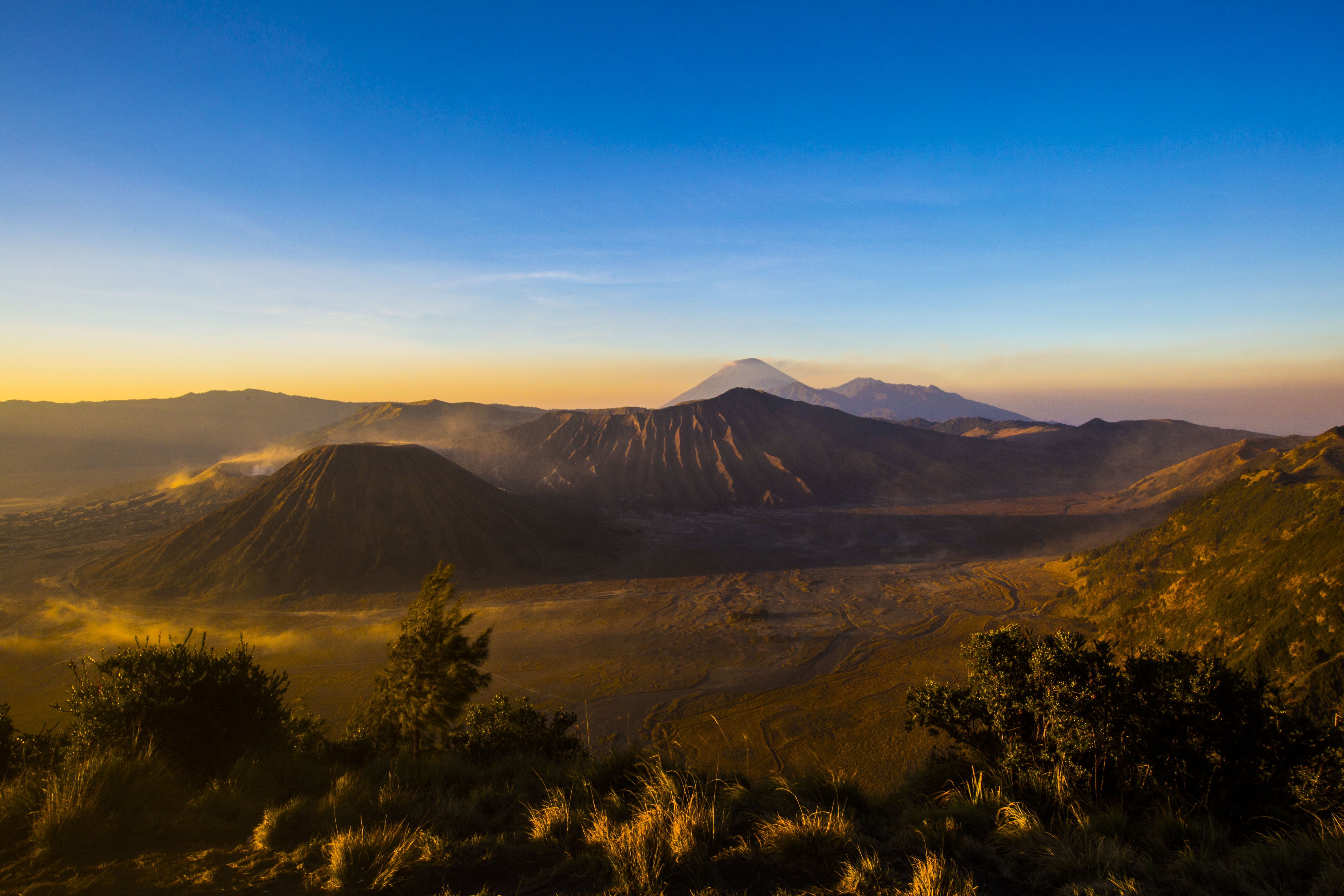 indonesia, Java, Stratovolcano, Sunrise, Mount, Bromo, Bromo, Volcano, Nature, Landscape Wallpaper