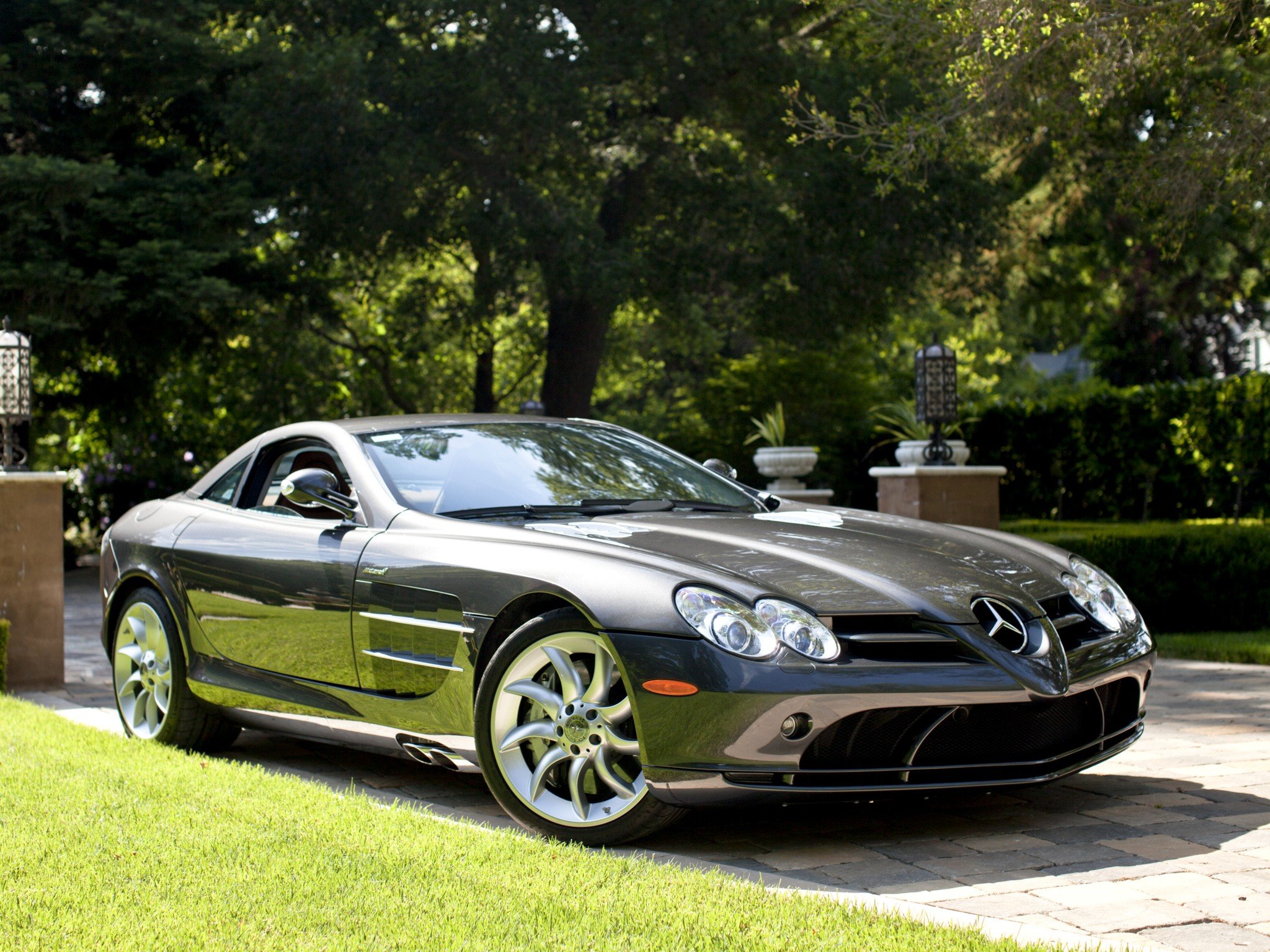 Mercedes Benz SLR MCLAREN Black