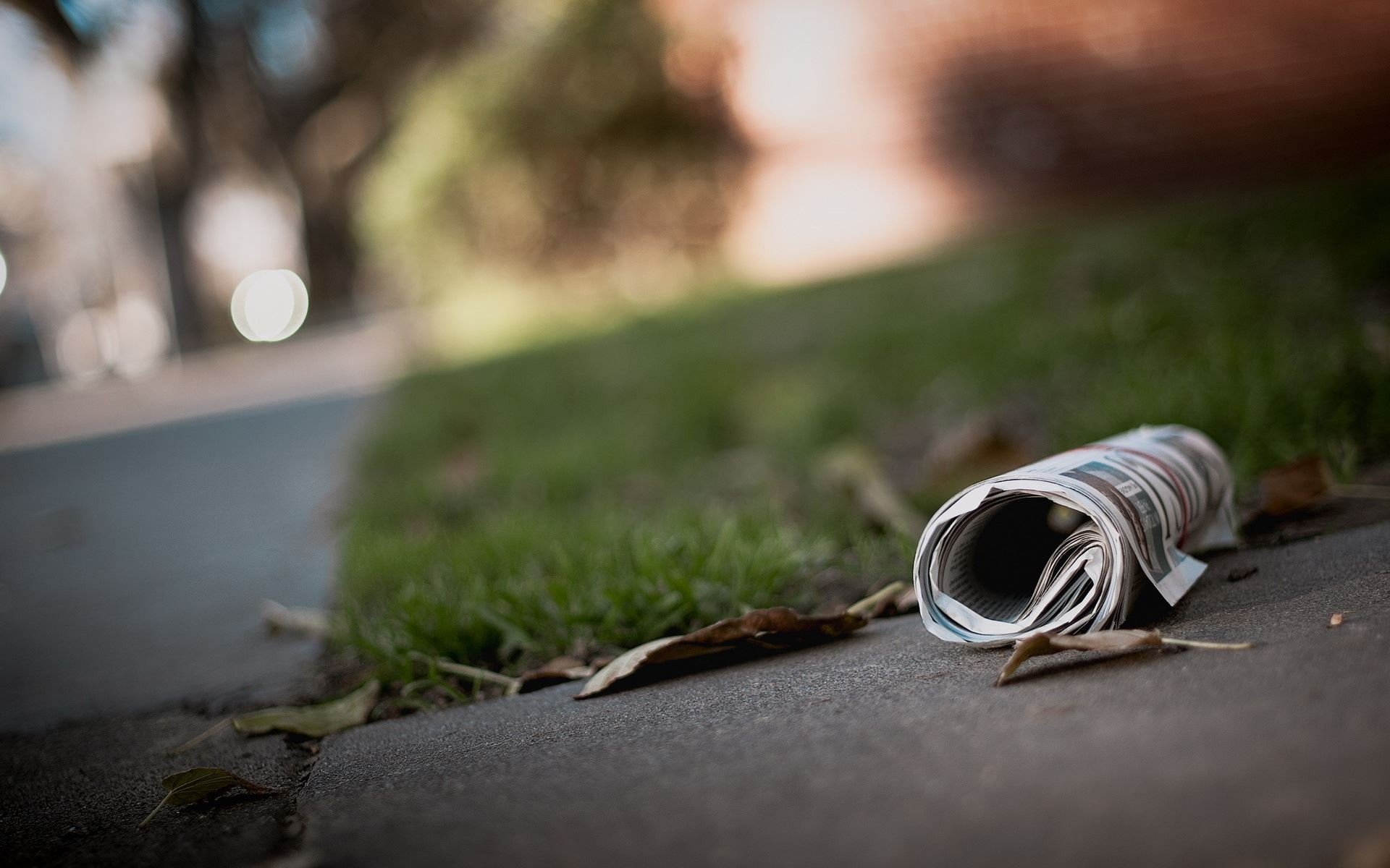 newspaper, On, The, Sidewalk, Macro Wallpaper