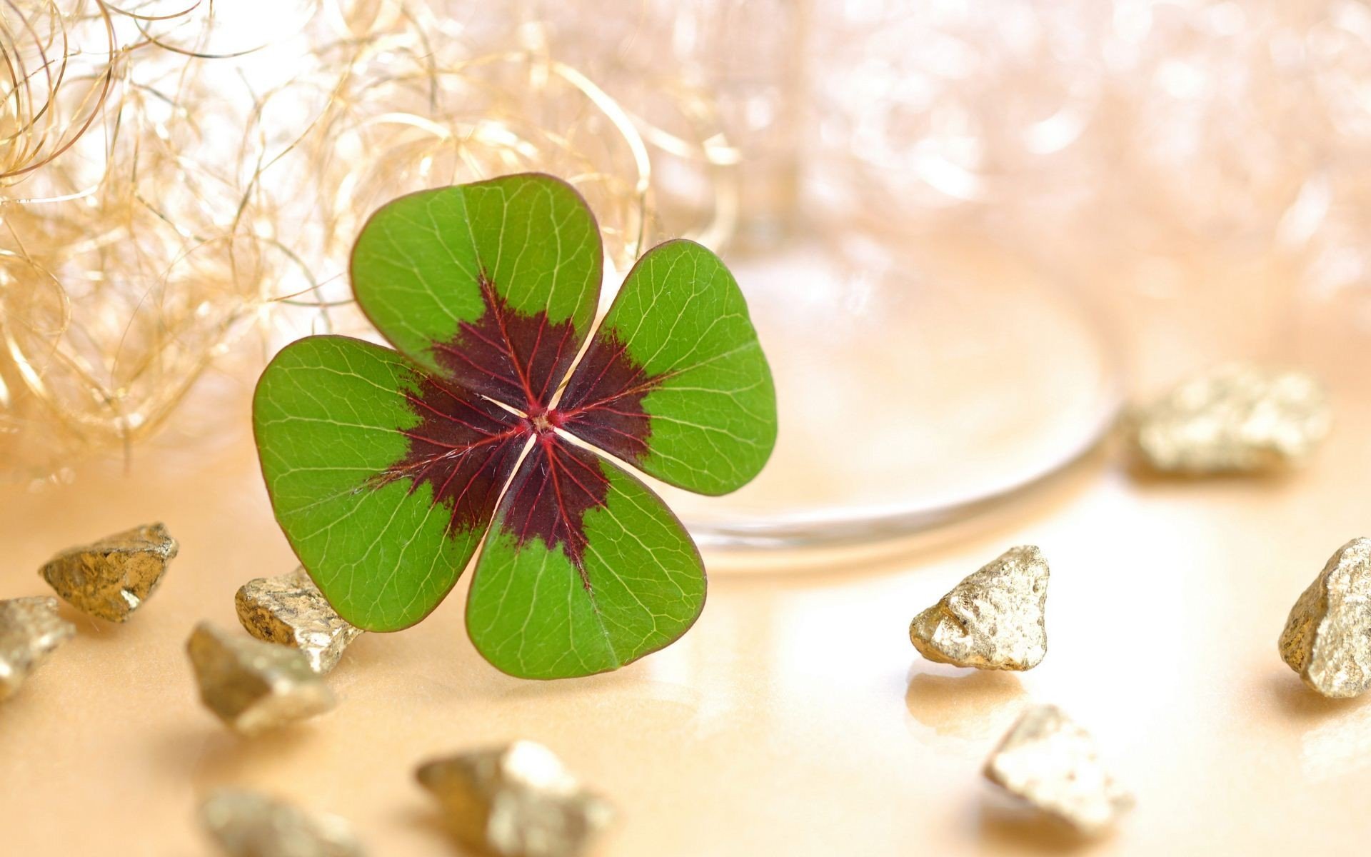 green, And, Red, Clover Wallpaper