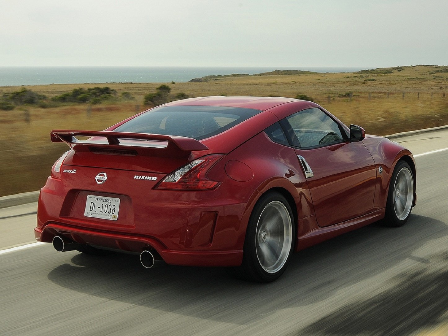 Спорткар Ниссан 370z