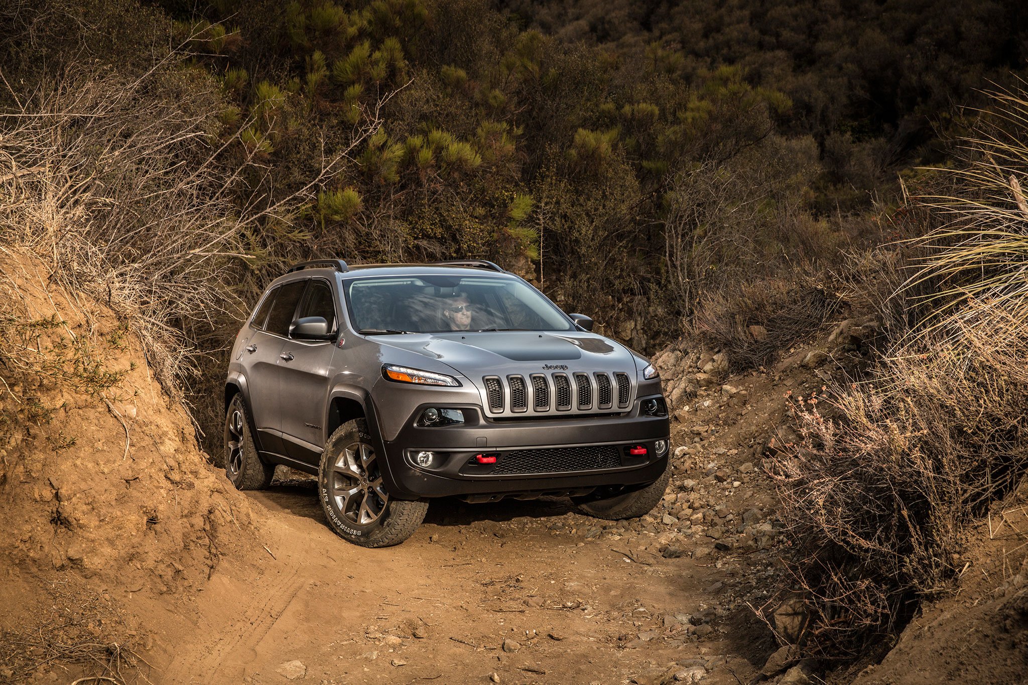 Джип чероки лимитед 2014. Внедорожники 2014 года. Jeep grand cherokee overland 2014. Внедорожники 2014 года. Джип гранд чероки лимитед 2014.