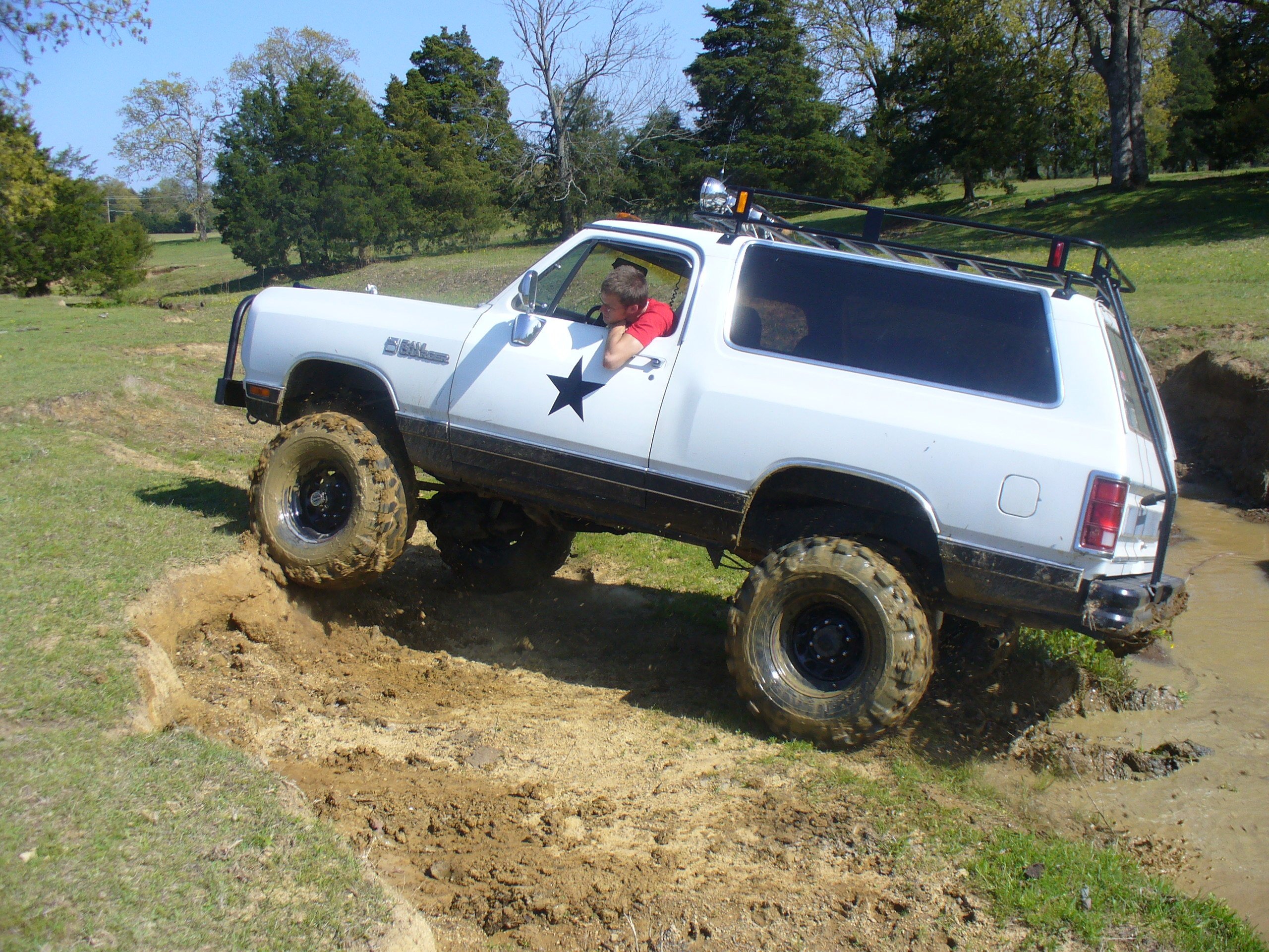 Dodge Ramcharger РѕРґРёРЅРѕРєРёР№ РІРѕР»Рє РњРђРљРљРЈР­Р™Р”