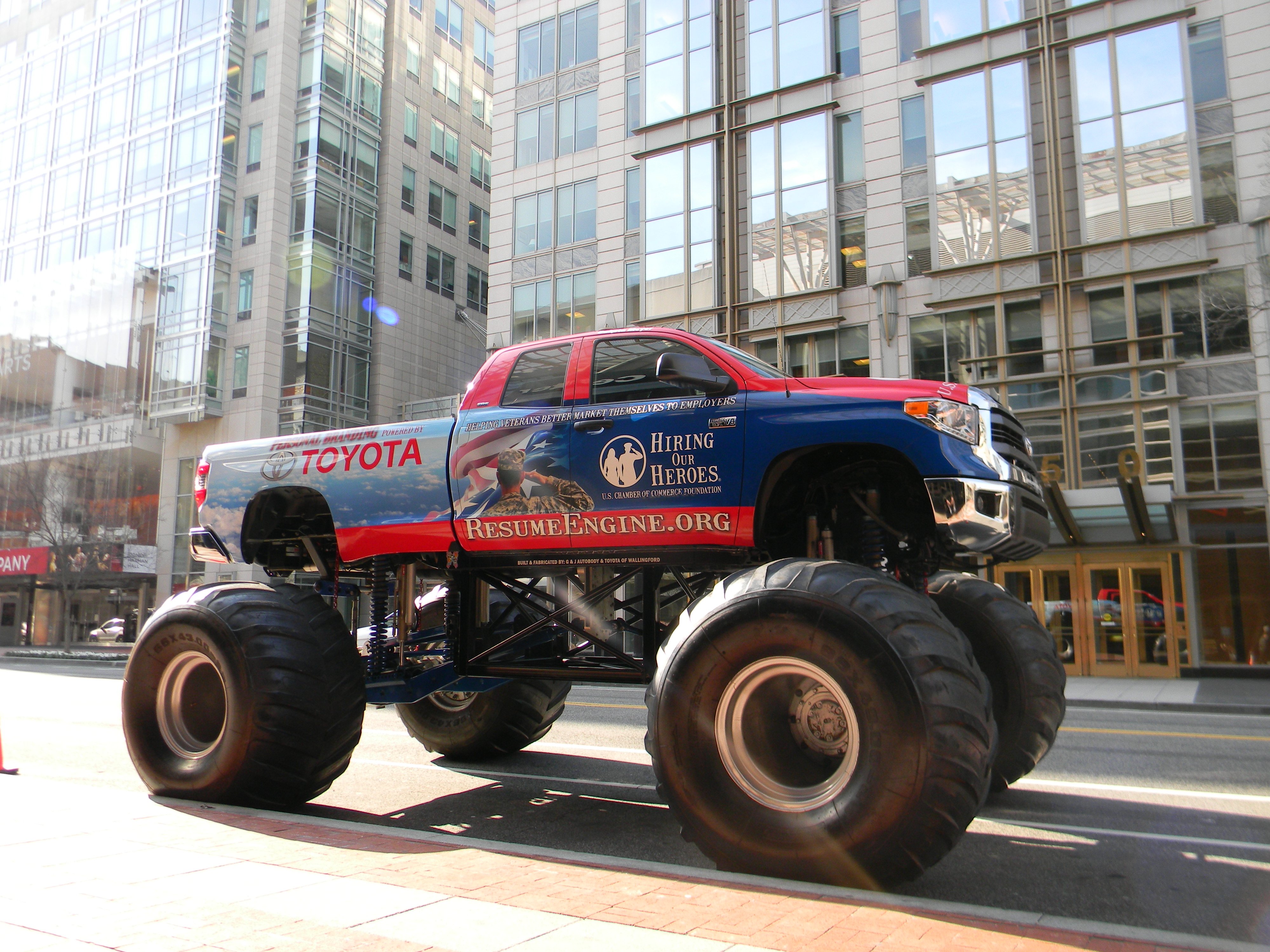 monster truck, Monster, Truck, 4x4, Offroad, Custom, Hot, Rod, Rods, Race, Racing Wallpapers HD