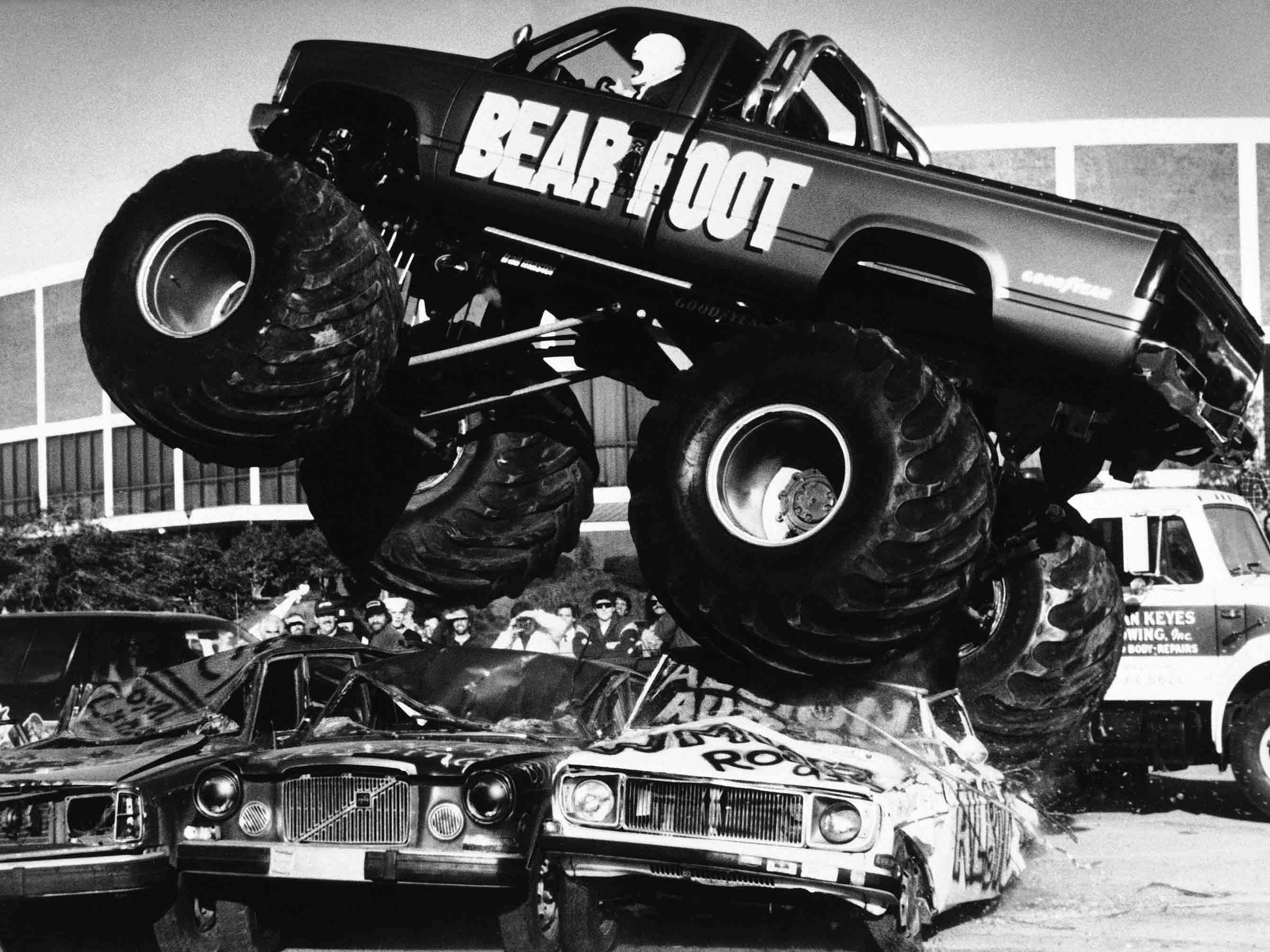 monster truck, Monster, Truck, 4x4, Offroad, Custom, Hot, Rod, Rods, Race, Racing Wallpaper