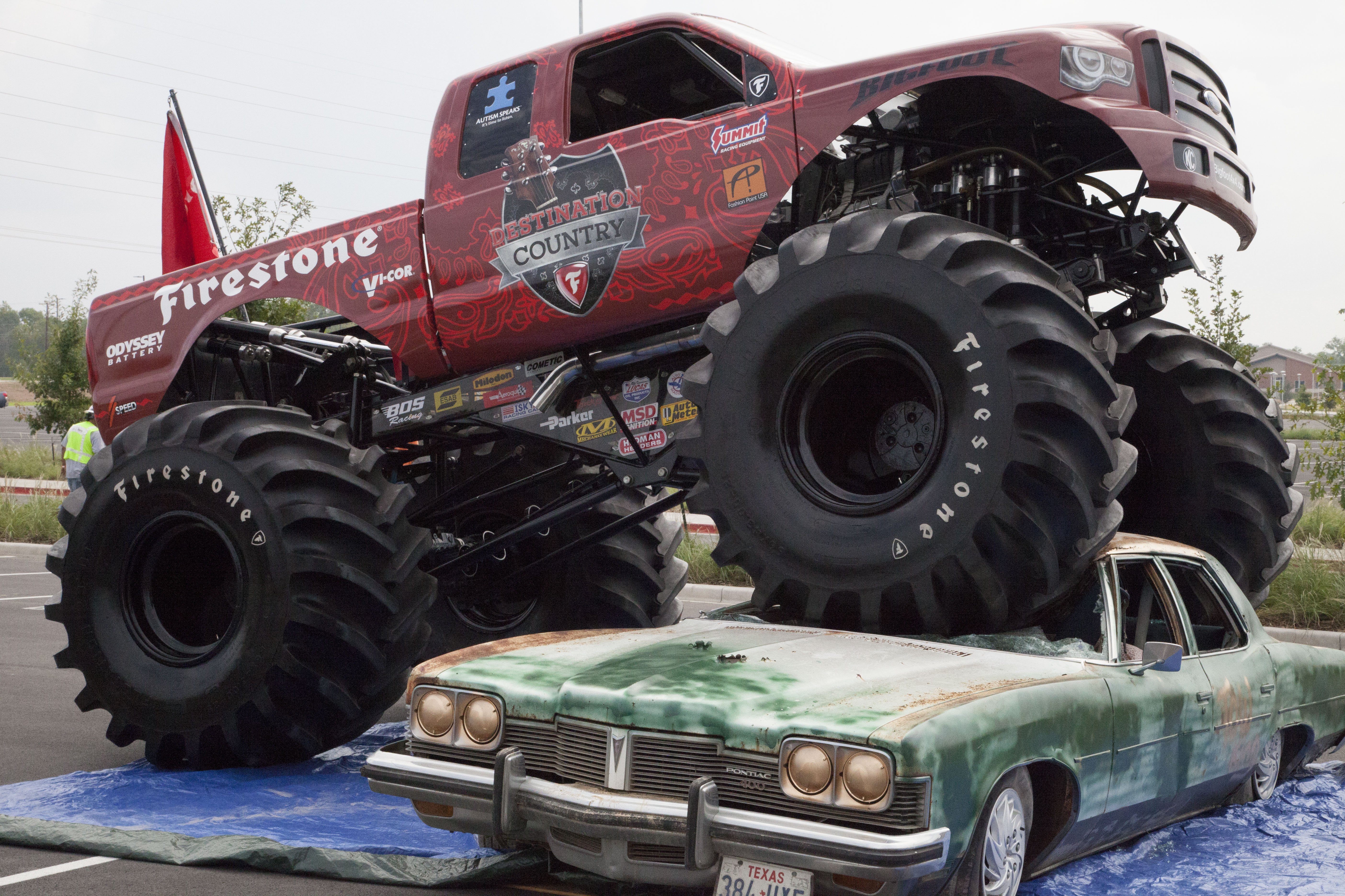 monster truck, Monster, Truck, 4x4, Offroad, Custom, Hot, Rod, Rods, Race, Racing Wallpaper