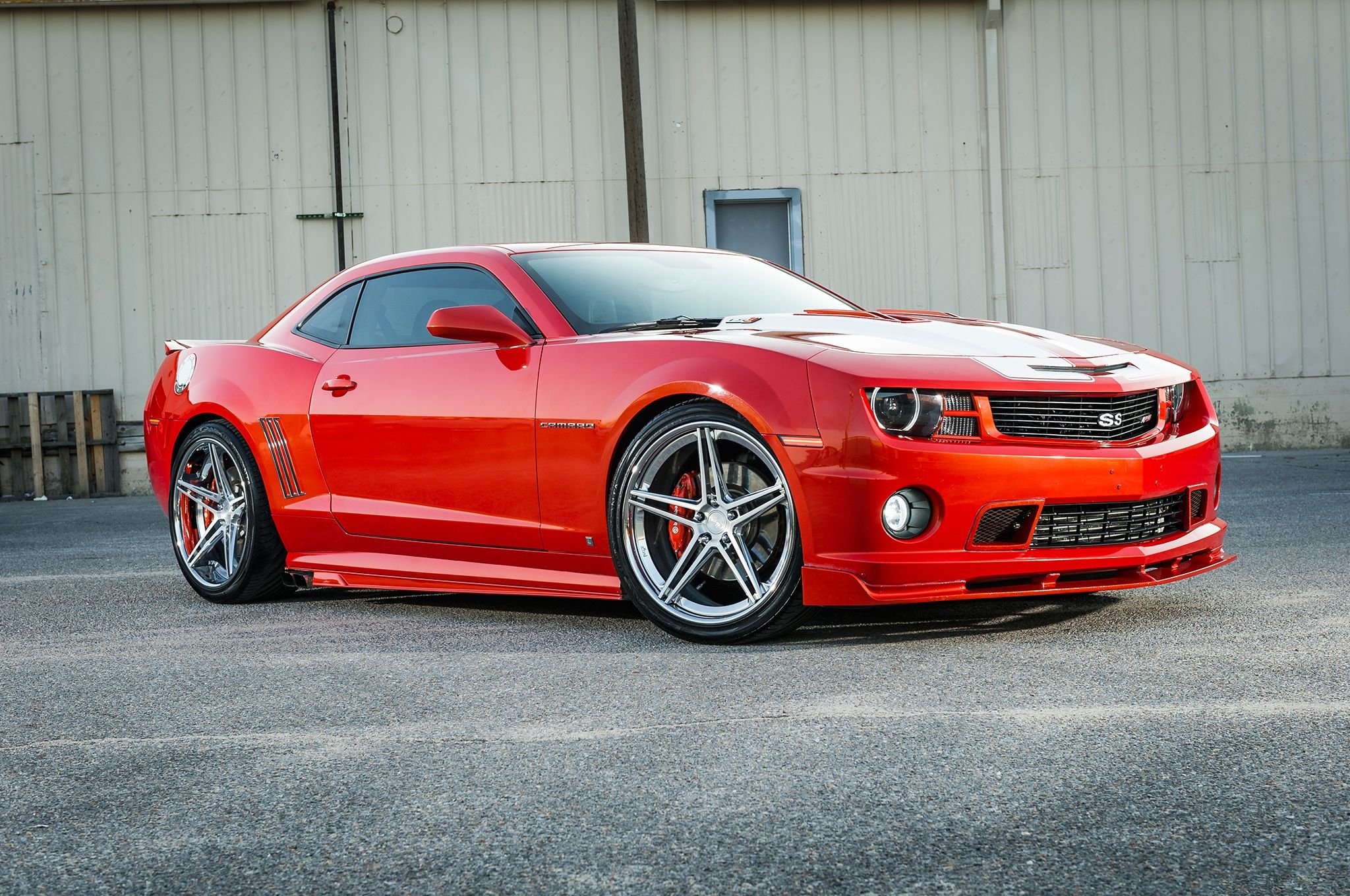 Chevrolet Camaro SS красный 2010