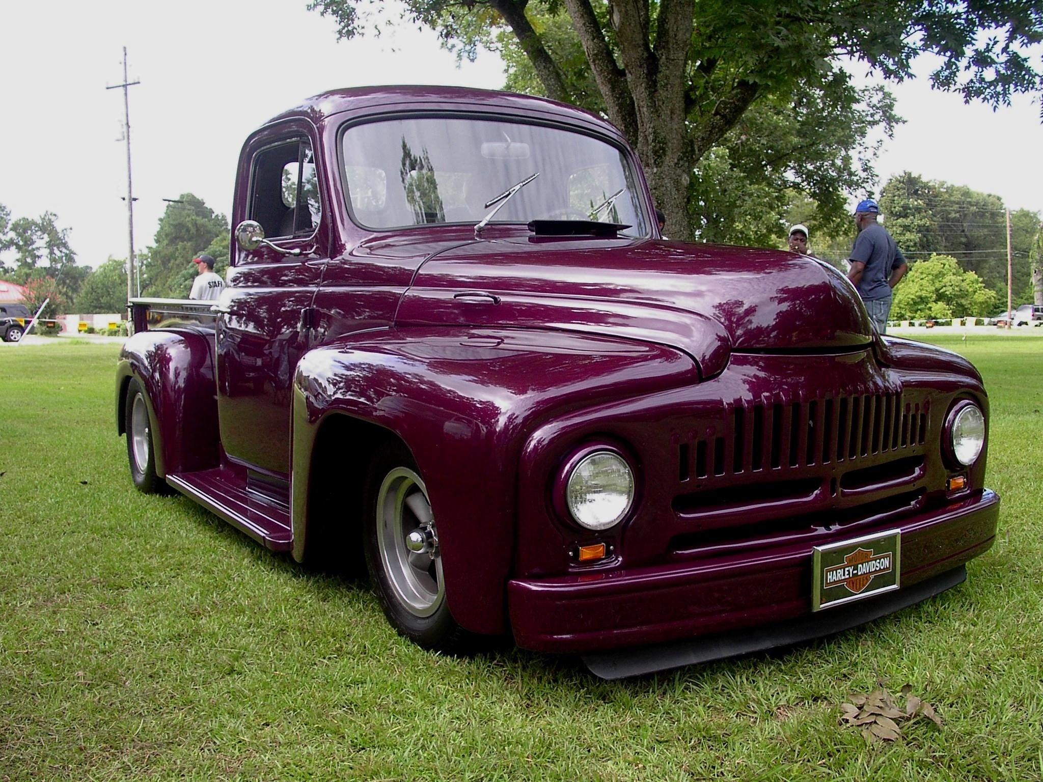 Пикап интернешнл. International Harvester пикап. International Harvester Travelall. Интернэшнл харвестер 1952. 1949 Harvester Pickup.