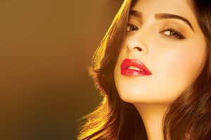 sonam, Kapoor, Bollywood, Actress, Model, Girl, Beautiful, Brunette, Pretty, Cute, Beauty, Sexy, Hot, Pose, Face, Eyes, Hair, Lips, Smile, Figure, India