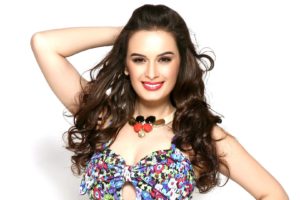 evelyn, Sharma, Bollywood, Actress, Model, Girl, Beautiful, Brunette, Pretty, Cute, Beauty, Sexy, Hot, Pose, Face, Eyes, Hair, Lips, Smile, Figure