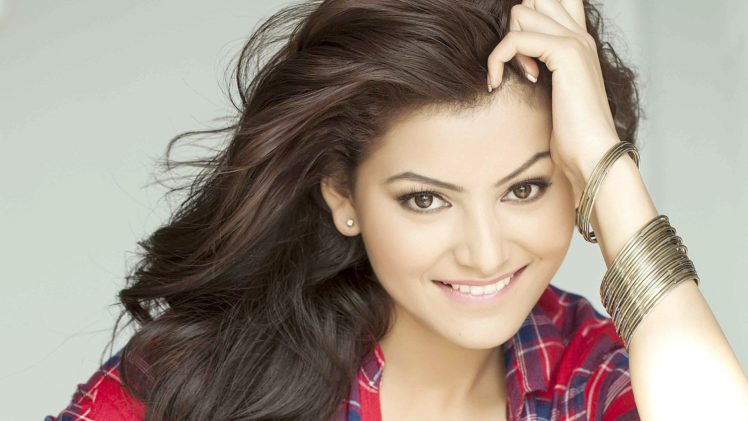 Urvashi Rautela Bollywood Actress Model Girl Beautiful Brunette