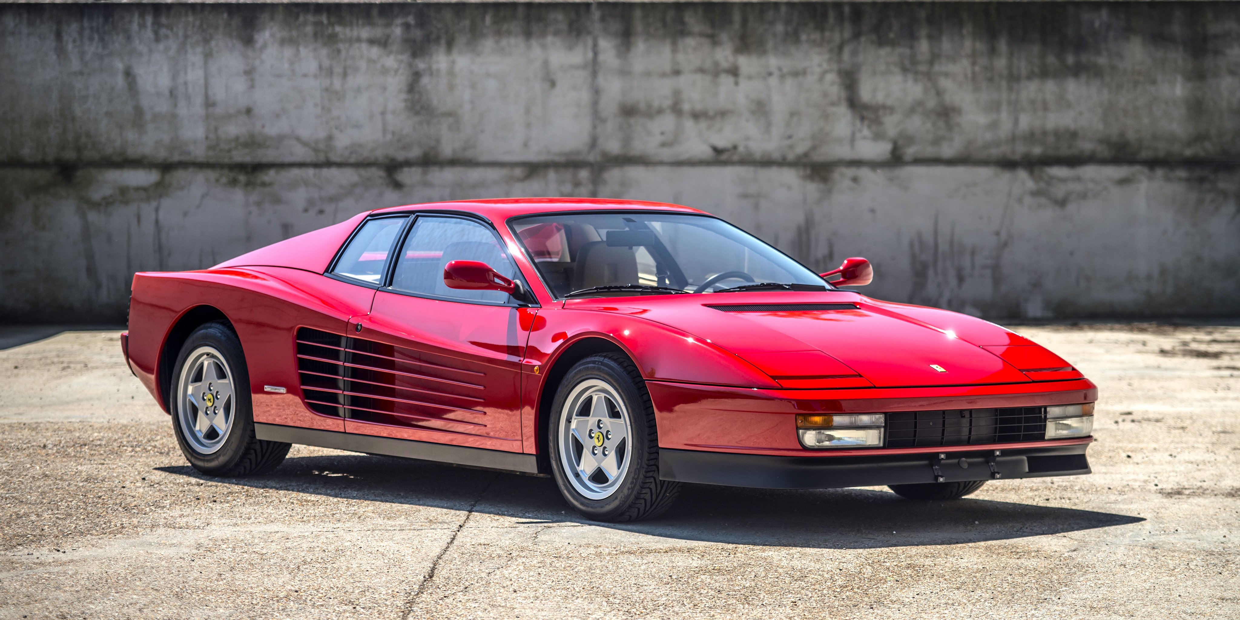 old ferrari testarossa