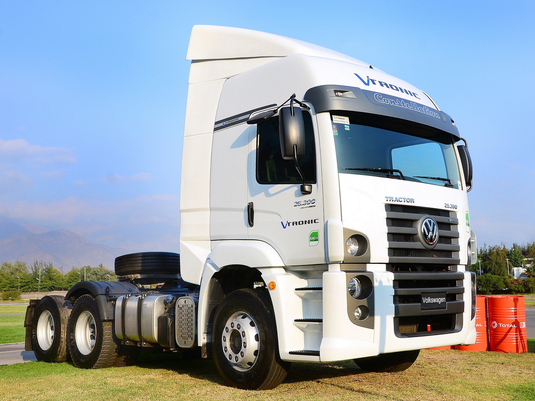 2011, Volkswagen, Constellation, Tractor, 25 390, Semi, Truck Wallpaper