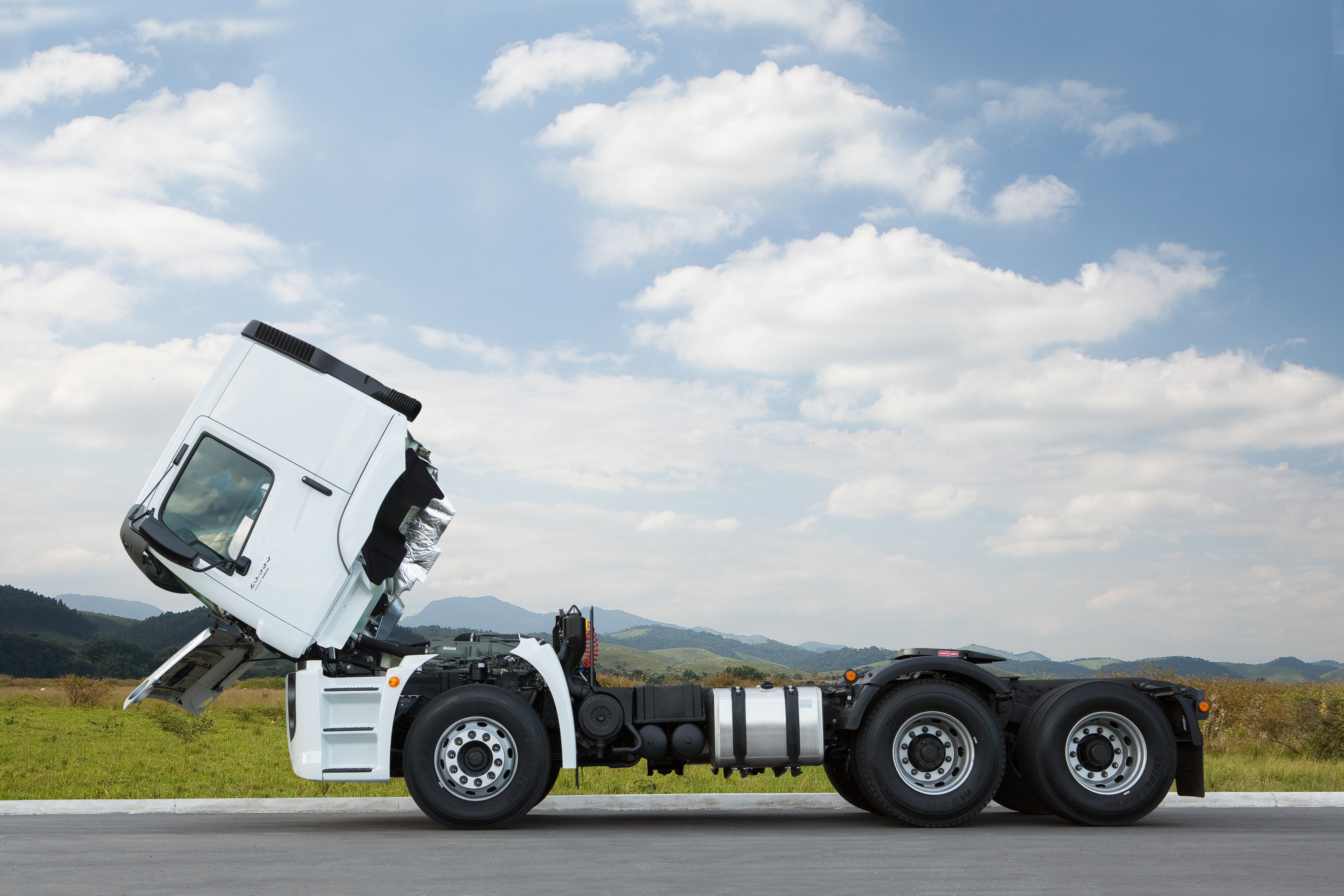 2011, Volkswagen, Constellation, Tractor, 25 390, Semi, Truck Wallpaper
