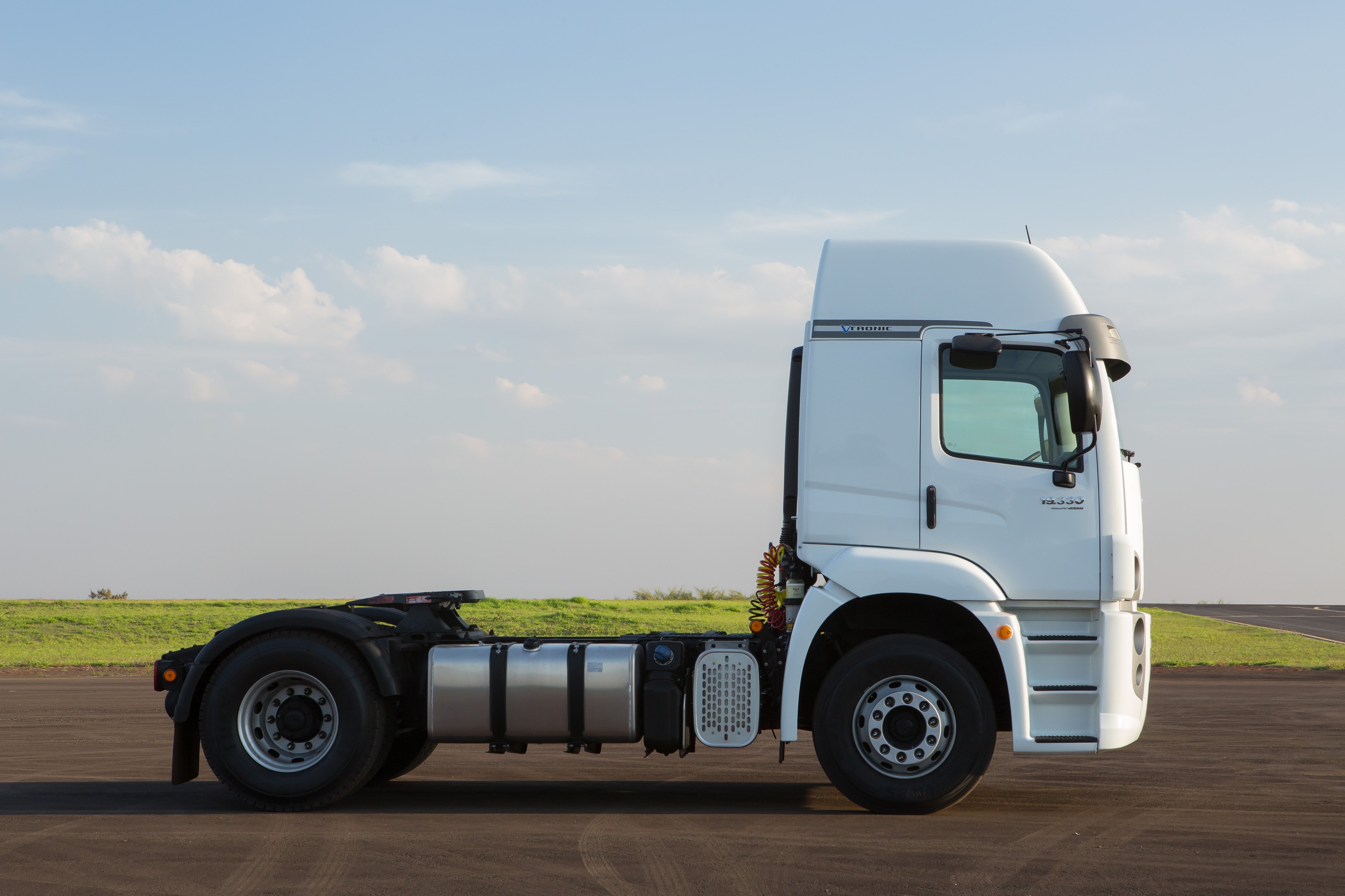 2011, Volkswagen, Constellation, Tractor, 19 330, Semi, Tractor, Truck Wallpaper