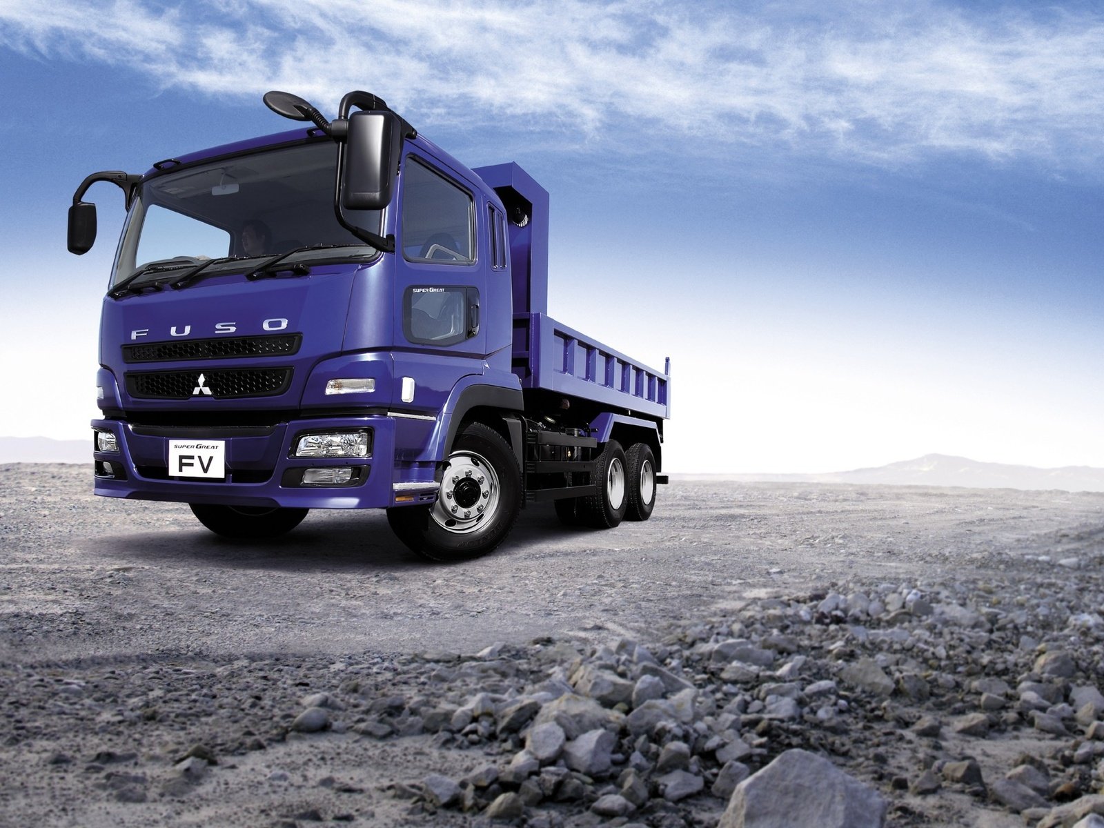 2012 Mitsubishi Fuso Super Great Semi Tractor Truck Wallpapers Hd Desktop And Mobile