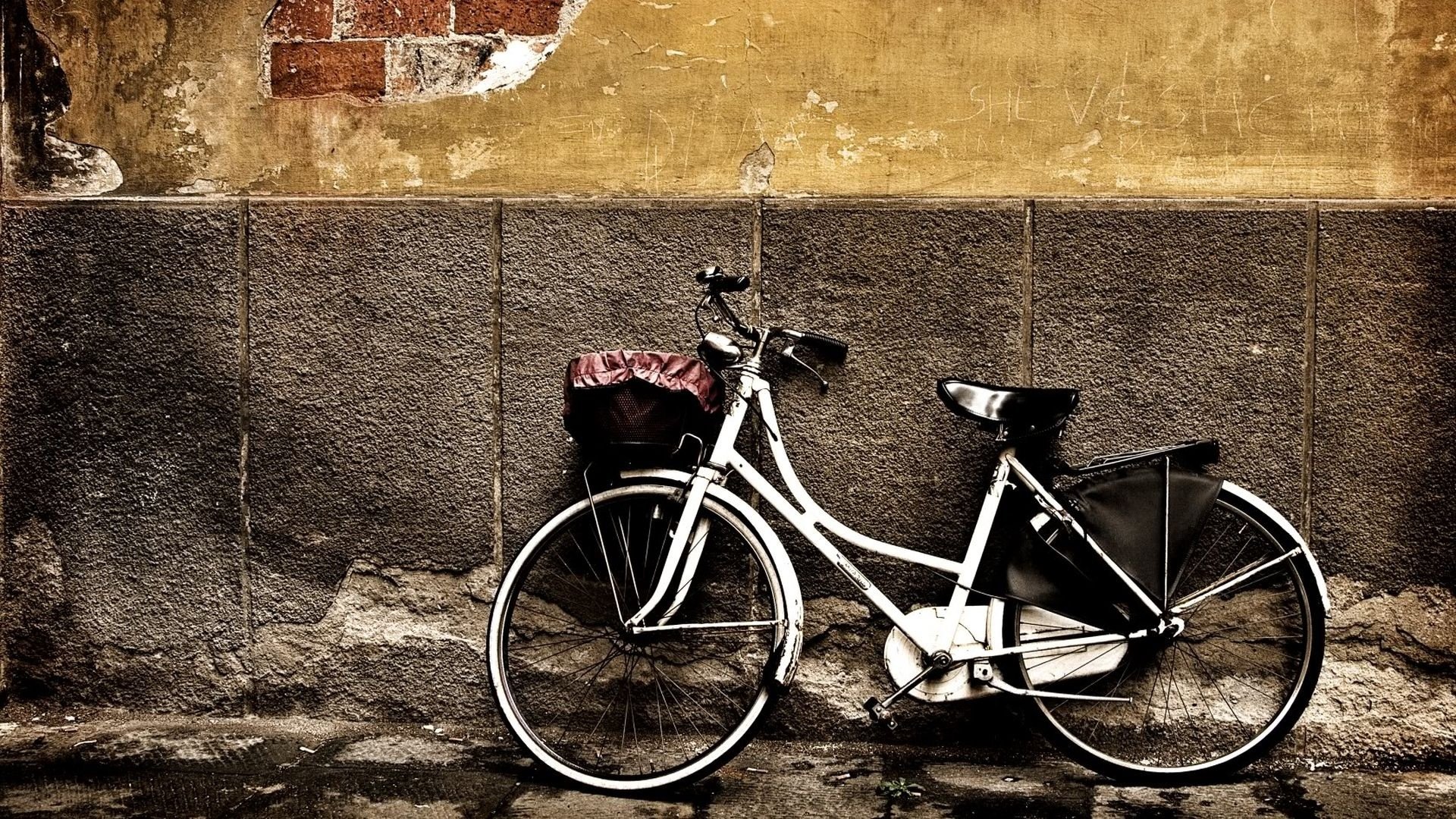 bicicleta, Apoyada, Pared Wallpaper