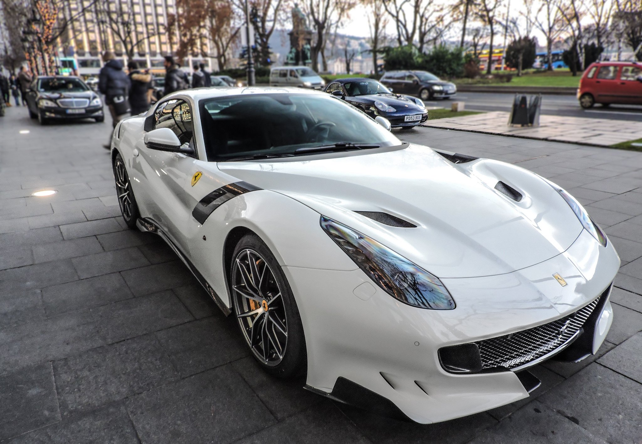 2016,-Coupe,-F12,-F12tdf,-Ferrari,-Supercar,-White-...