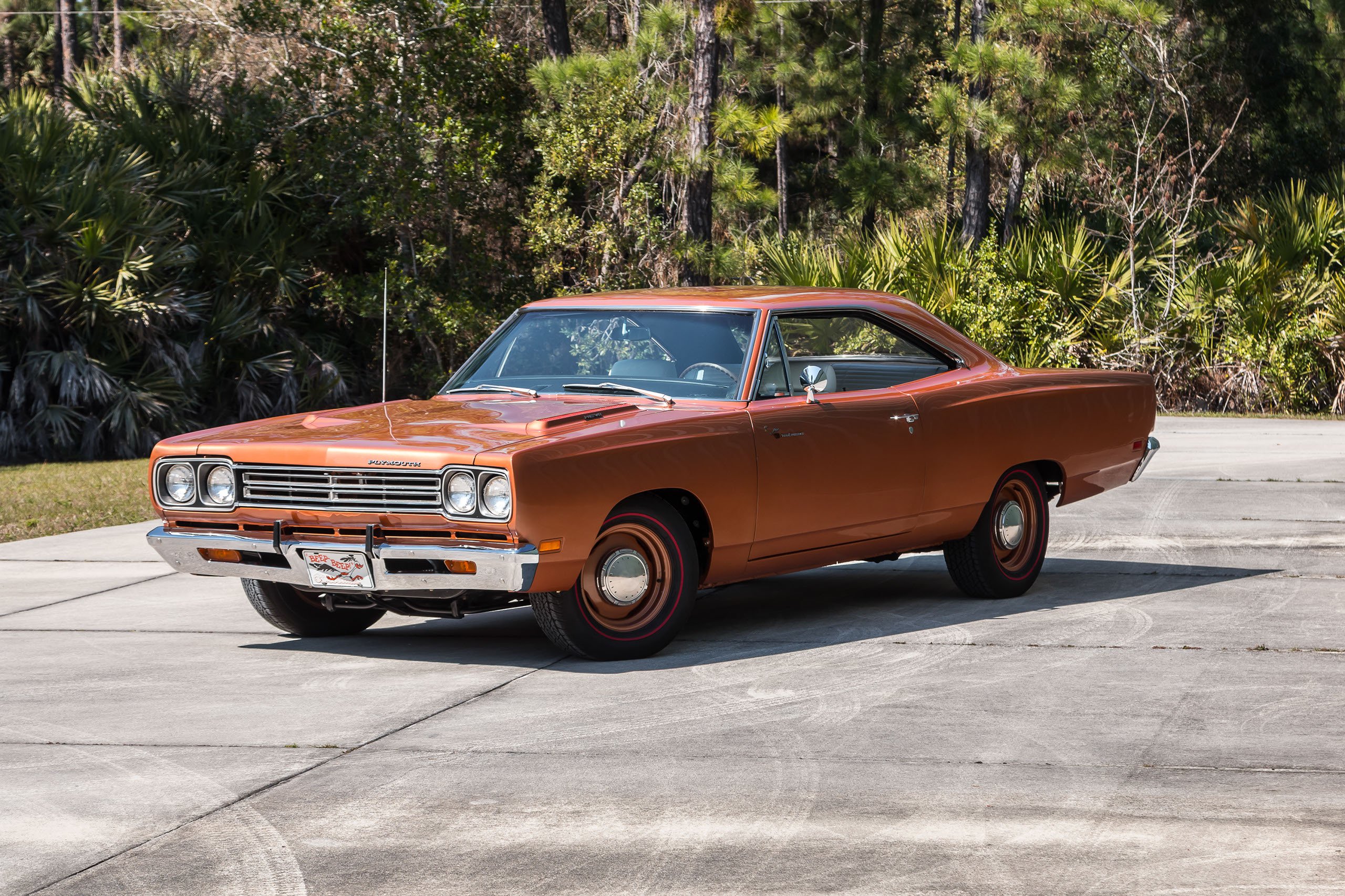 Крайслер Plymouth Road Runner