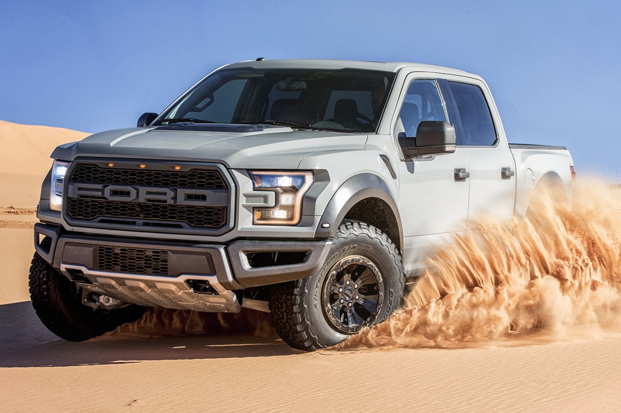 2017 Ford F-150 Raptor SuperCrew spied totally naked