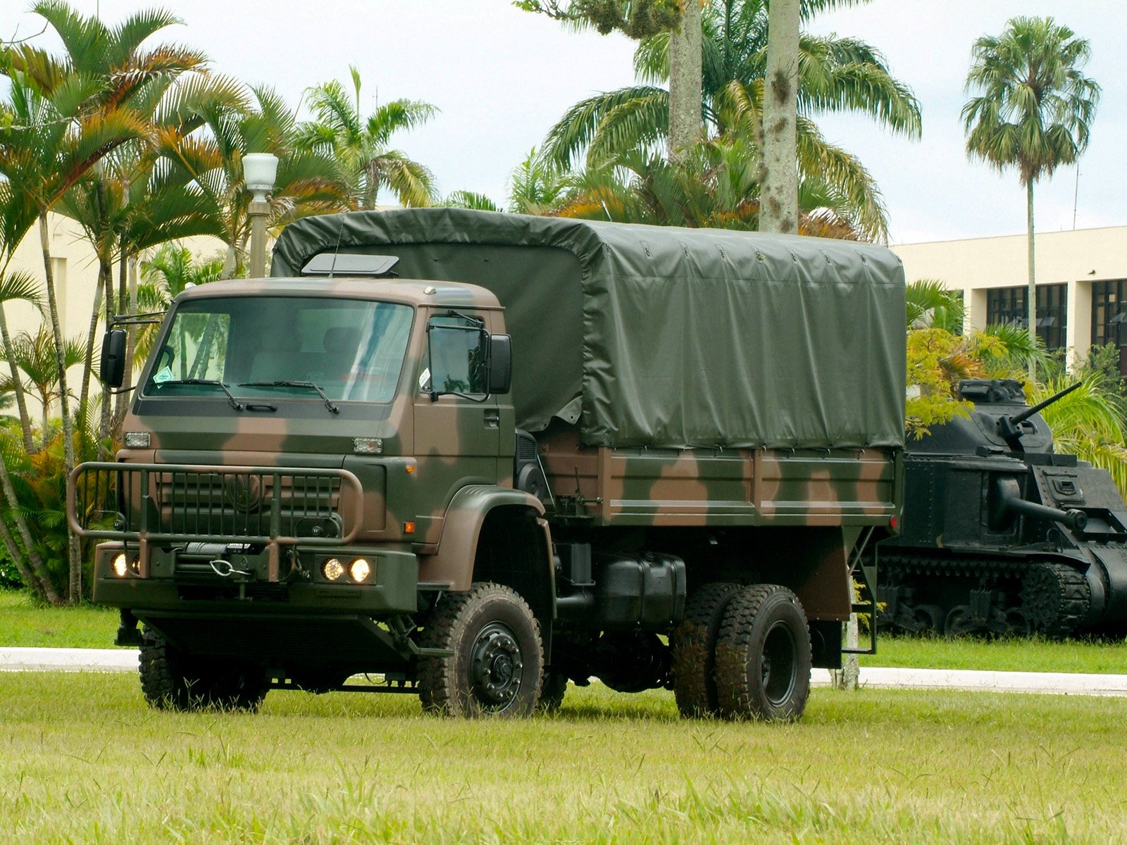 2008, Volkswagen, Worker, 15 210, 4x4, Military, Semi, Tractor Wallpaper