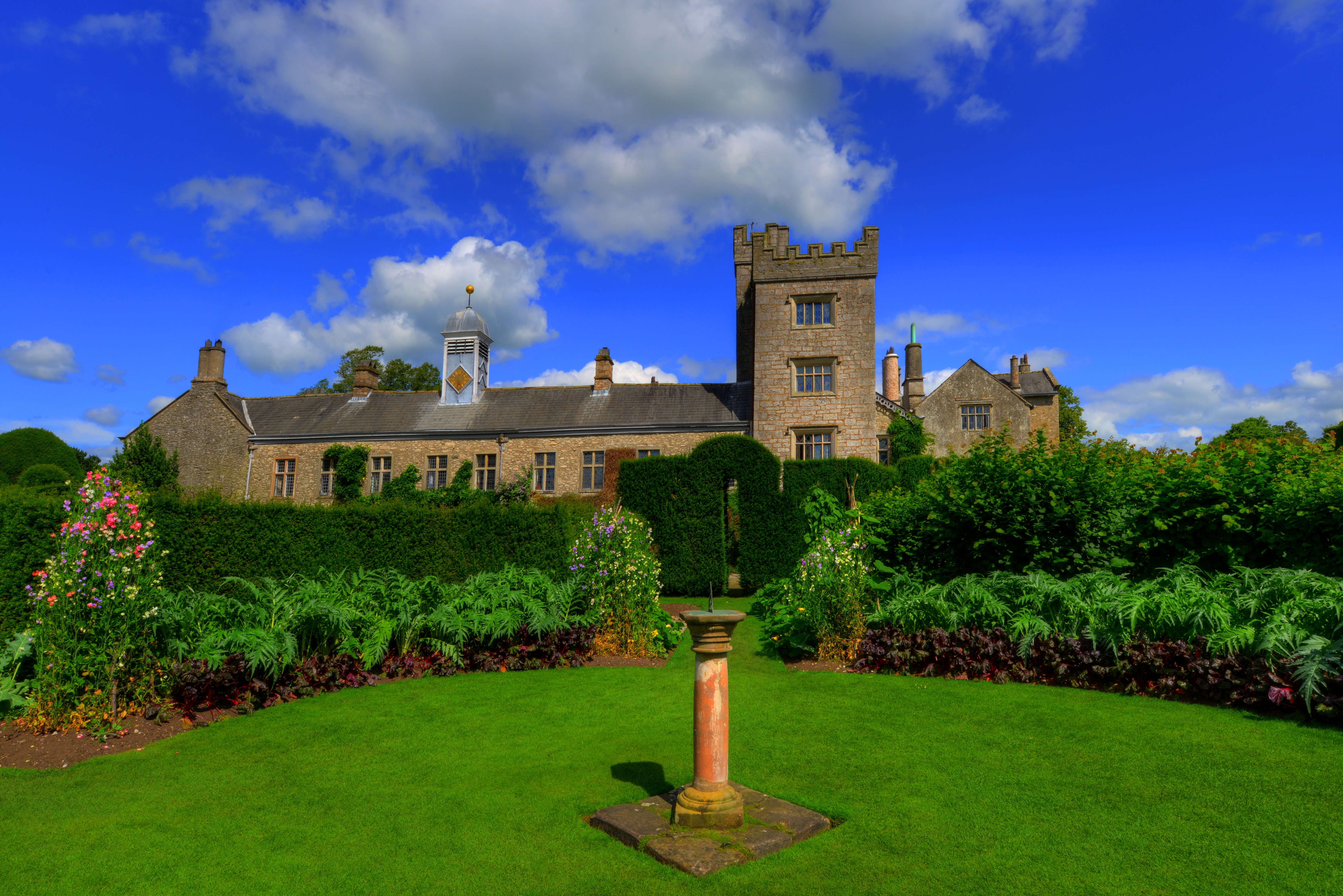 england, Parks, Fountains, Mansion, Shrubs, Lawn, Levens, Hall, Kendal, Cities Wallpaper
