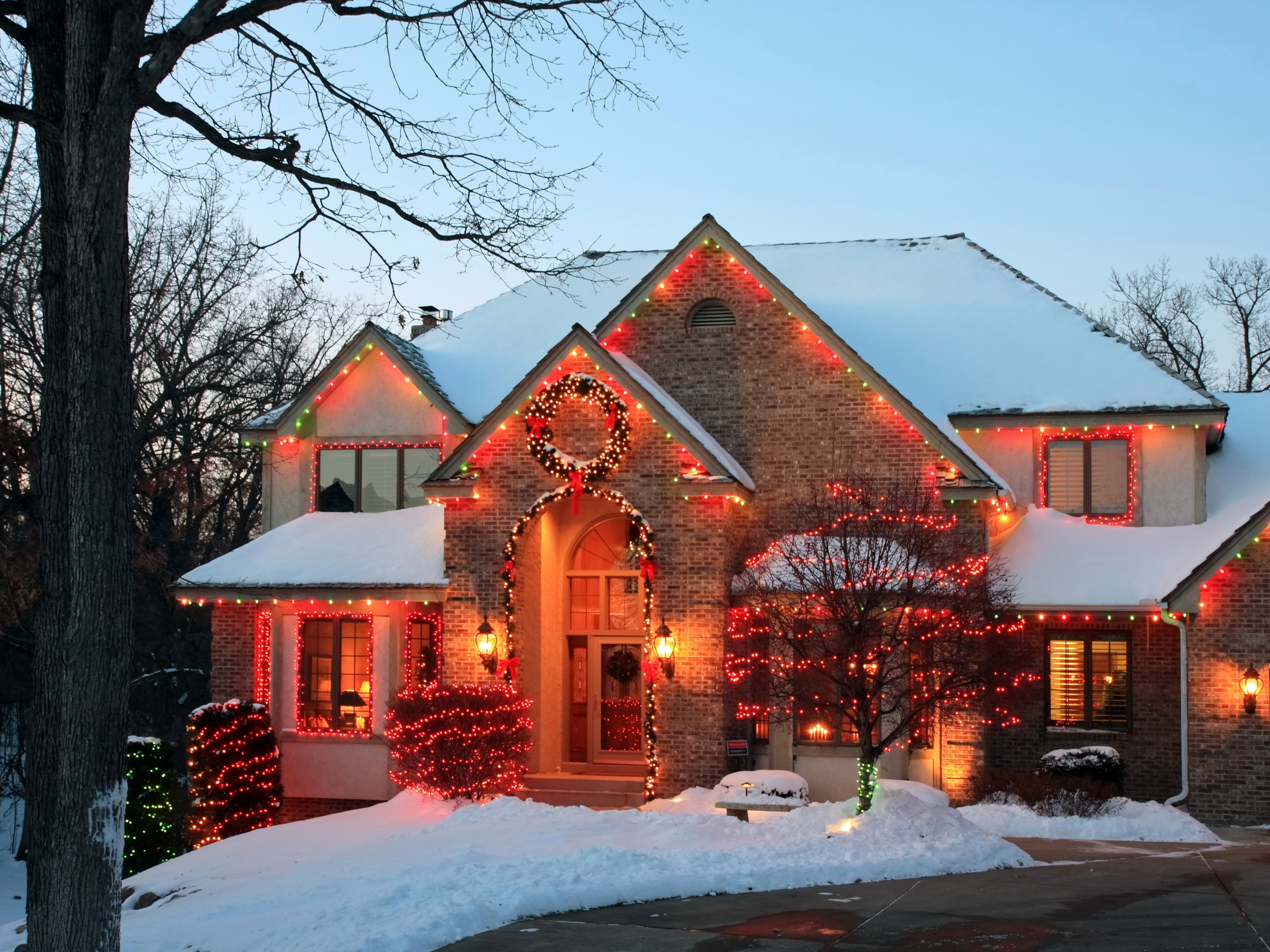 houses, Holidays, Christmas, Mansion, Fairy, Lights, Street, Lights, Snow, Cities Wallpaper