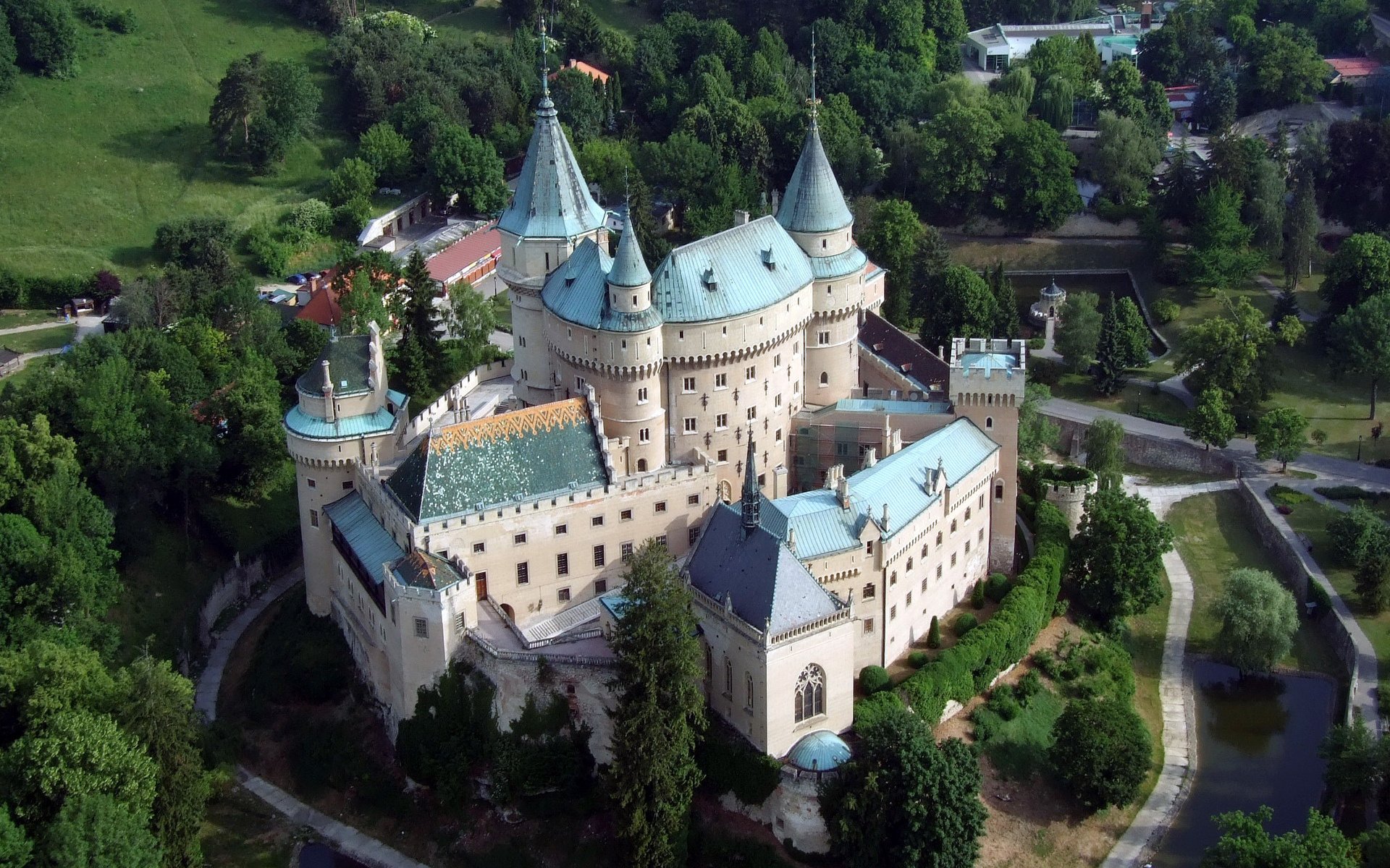 castle, Bojnice, Slovakia, Castle, Fort, Trees, Sky, Bridge, Water, Bojnicky, Zamok, Slovenska, Republika Wallpaper