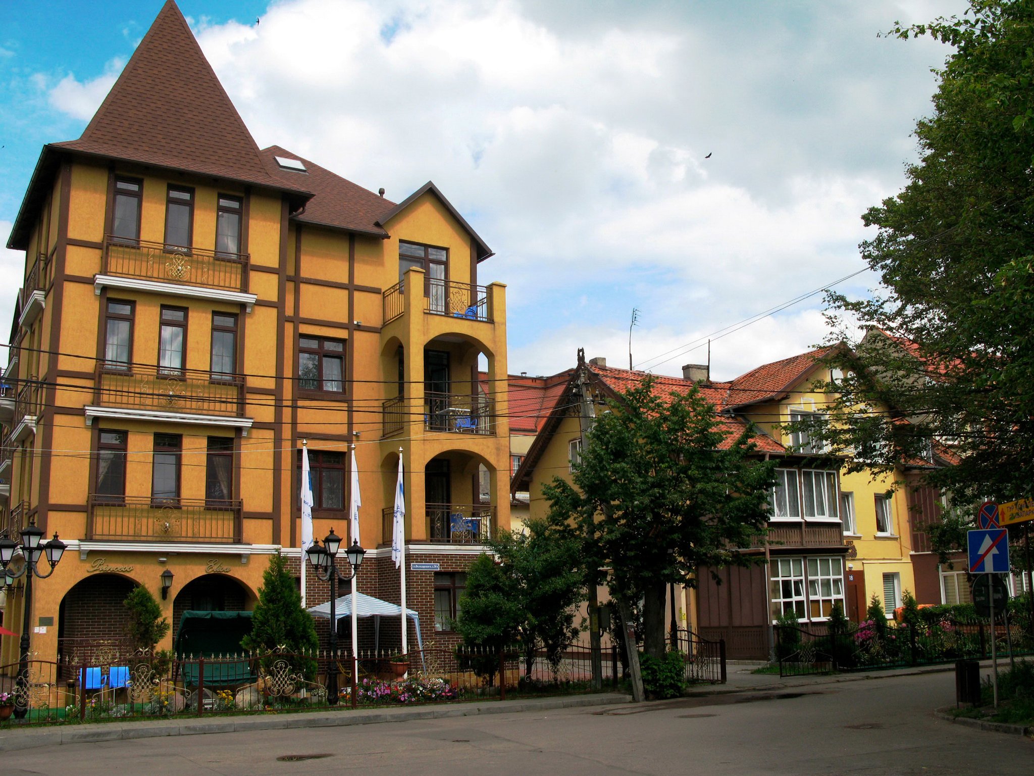 russia, Houses, Street, Street, Lights, Zelenogradsk, Kaliningradskaya, Oblast, Cities Wallpaper
