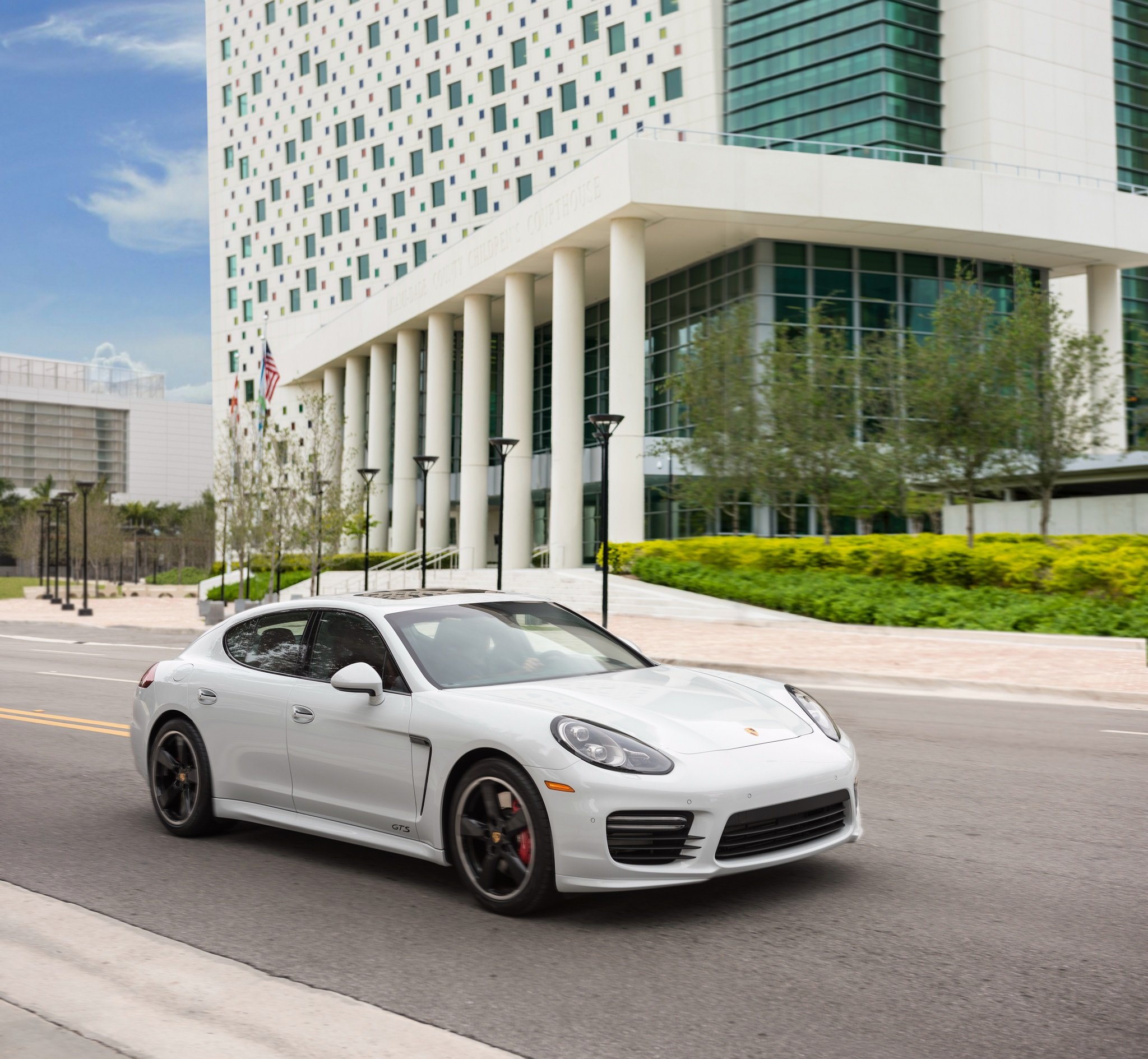 Porsche Panamera GTS 2015