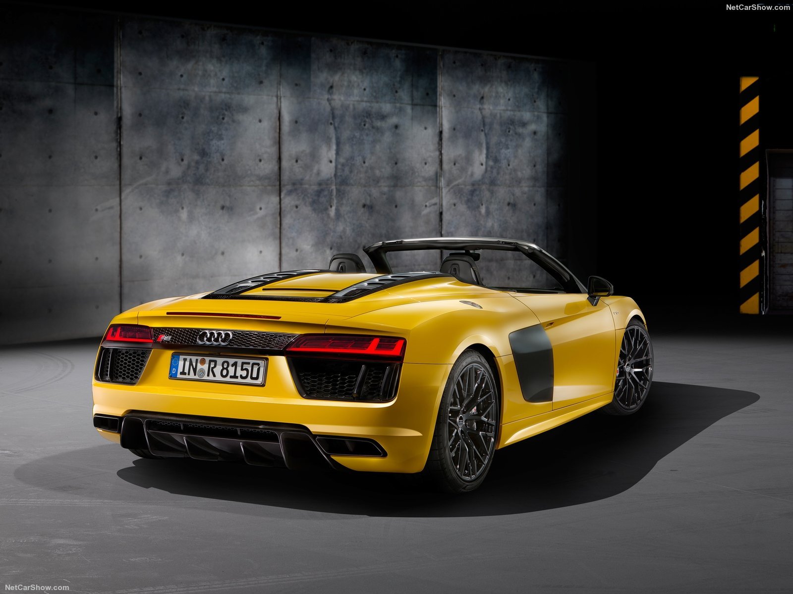 Audi r8 yellow