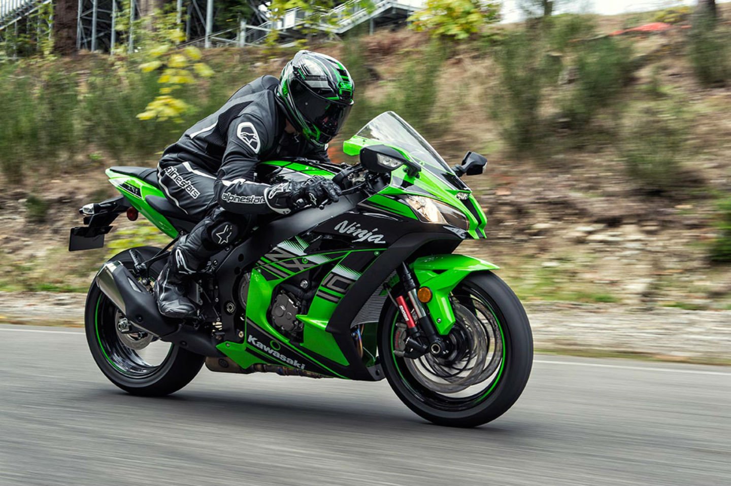 Kawasaki h2r Wheelie