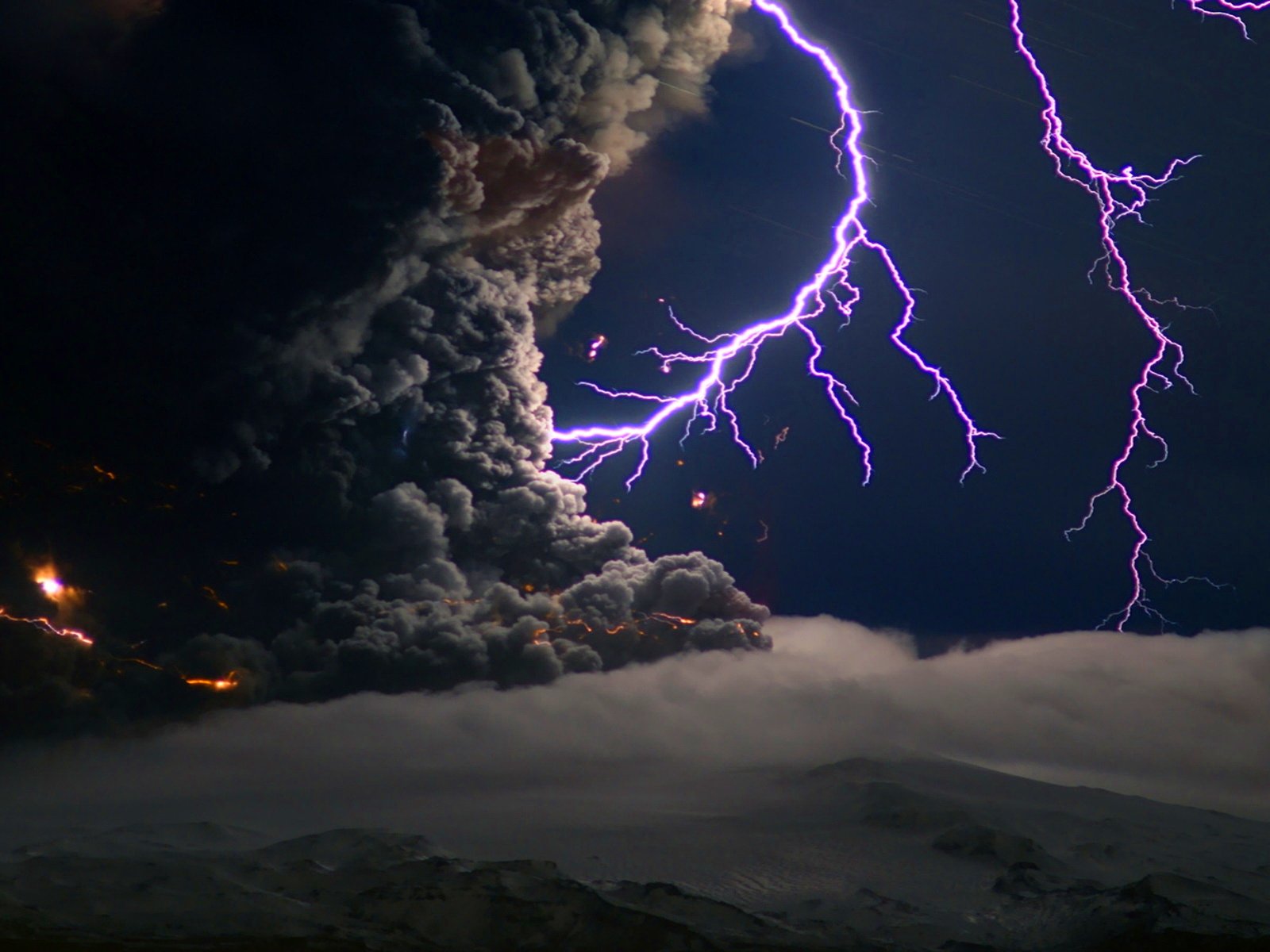 lightning, Storm, Rain, Clouds, Sky, Nature, Thunderstorm Wallpaper