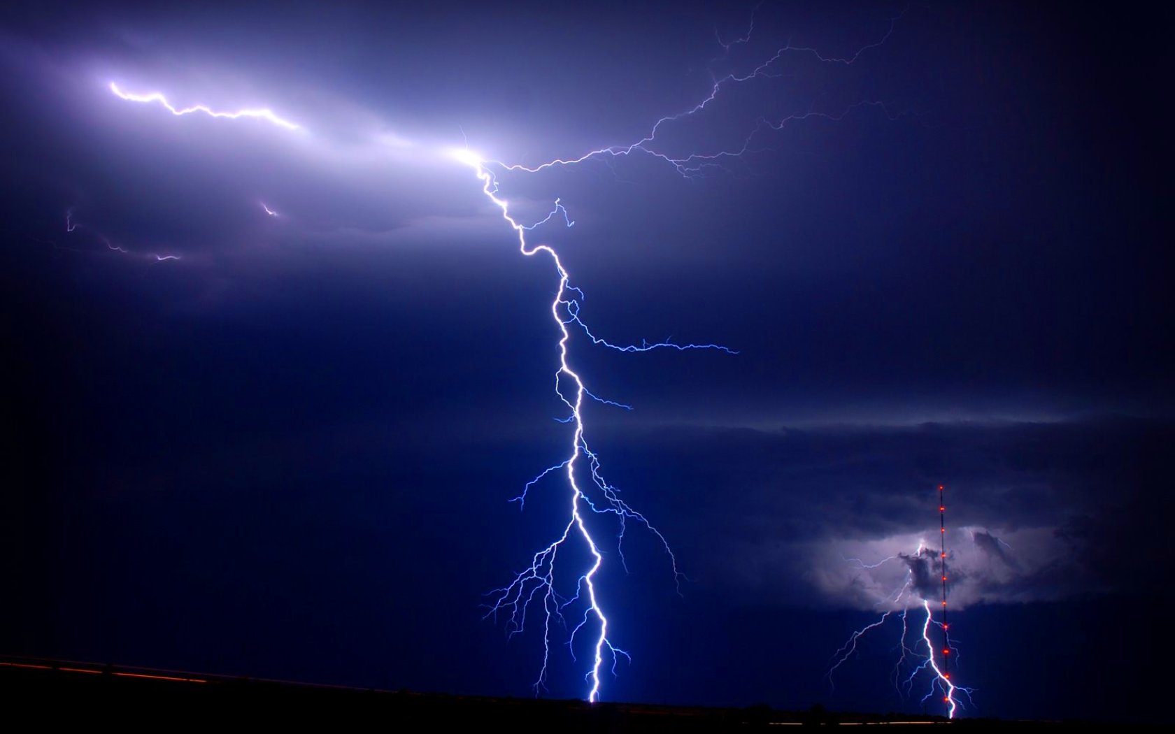 lightning, Storm, Rain, Clouds, Sky, Nature, Thunderstorm Wallpaper
