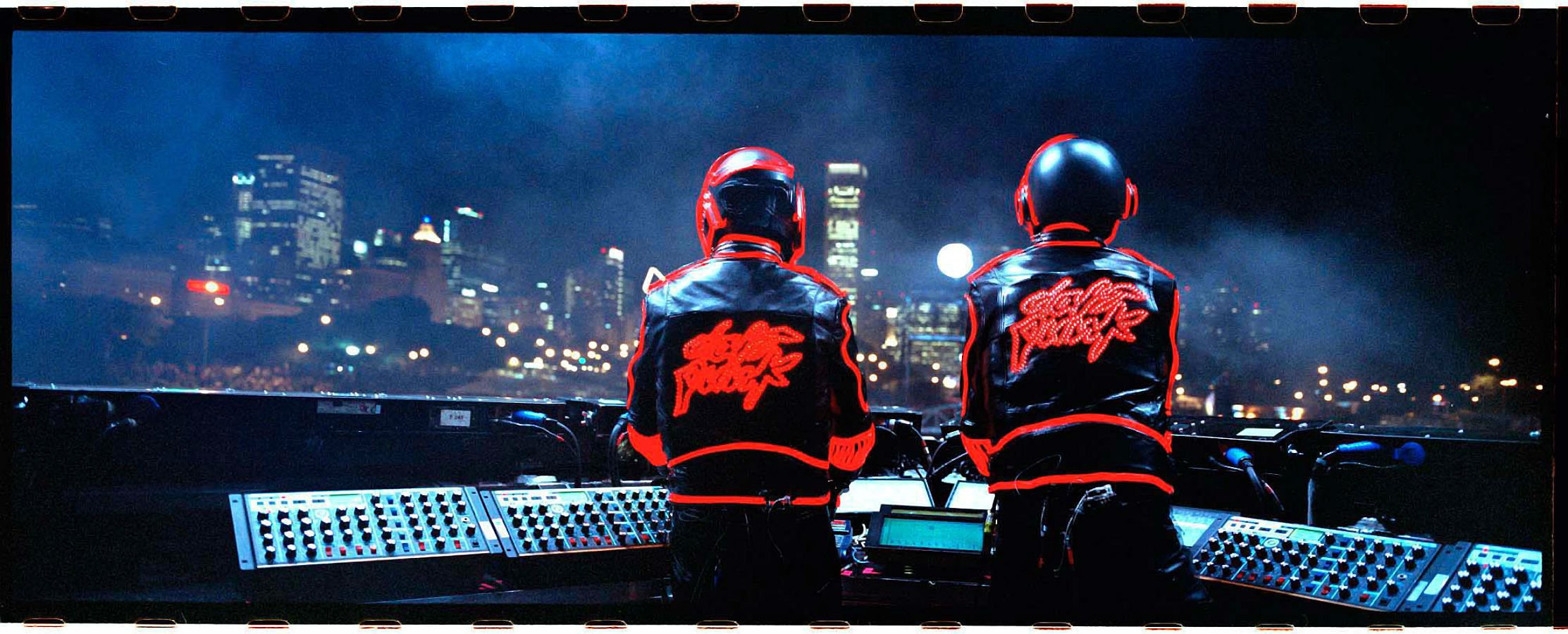 daft, Punk, Dubstep, Electro, House, Dance, Disco, Electronic, Robot, Cyborg Wallpaper