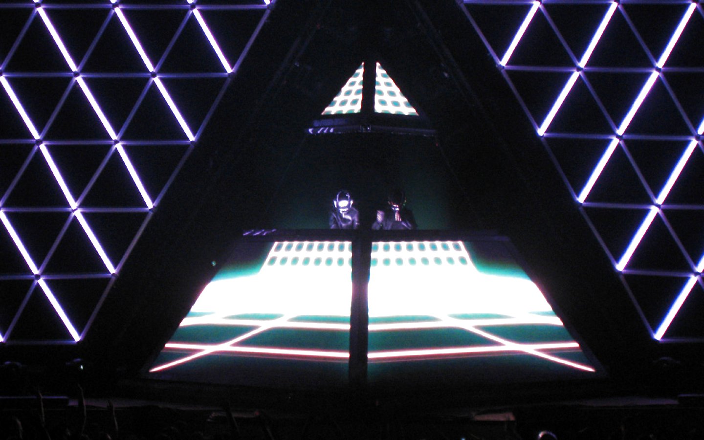 daft, Punk, Dubstep, Electro, House, Dance, Disco, Electronic, Robot, Cyborg Wallpaper