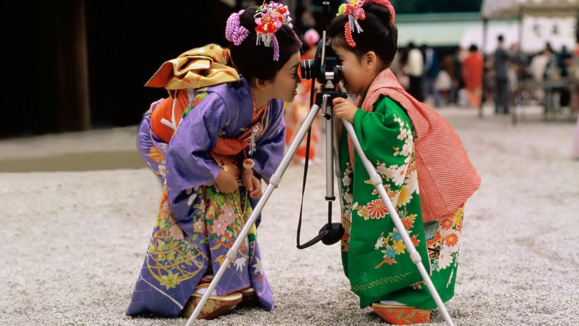 funny, Baby, Girl, Humor, Camera, Child, Asian, Oriental, Kimono Wallpaper