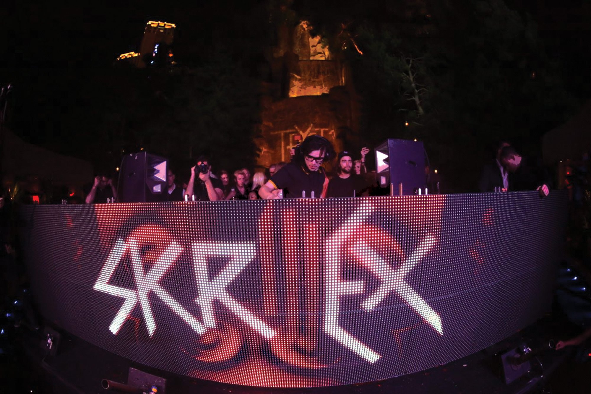 skrillex, Dubstep, Electro, House, Dance, Disco, Electronic, Robot, Cyborg, Poster Wallpaper