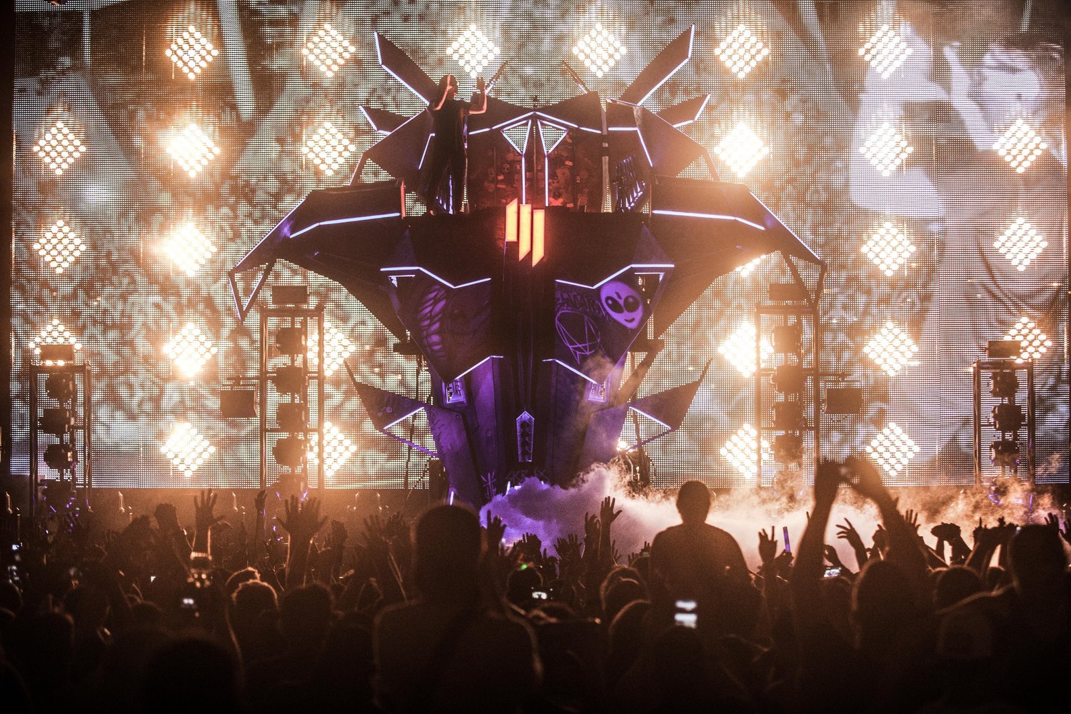 skrillex, Dubstep, Electro, House, Dance, Disco, Electronic, Robot, Cyborg Wallpaper