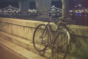 bicicleta, Apoyada, Pared, Ciudad