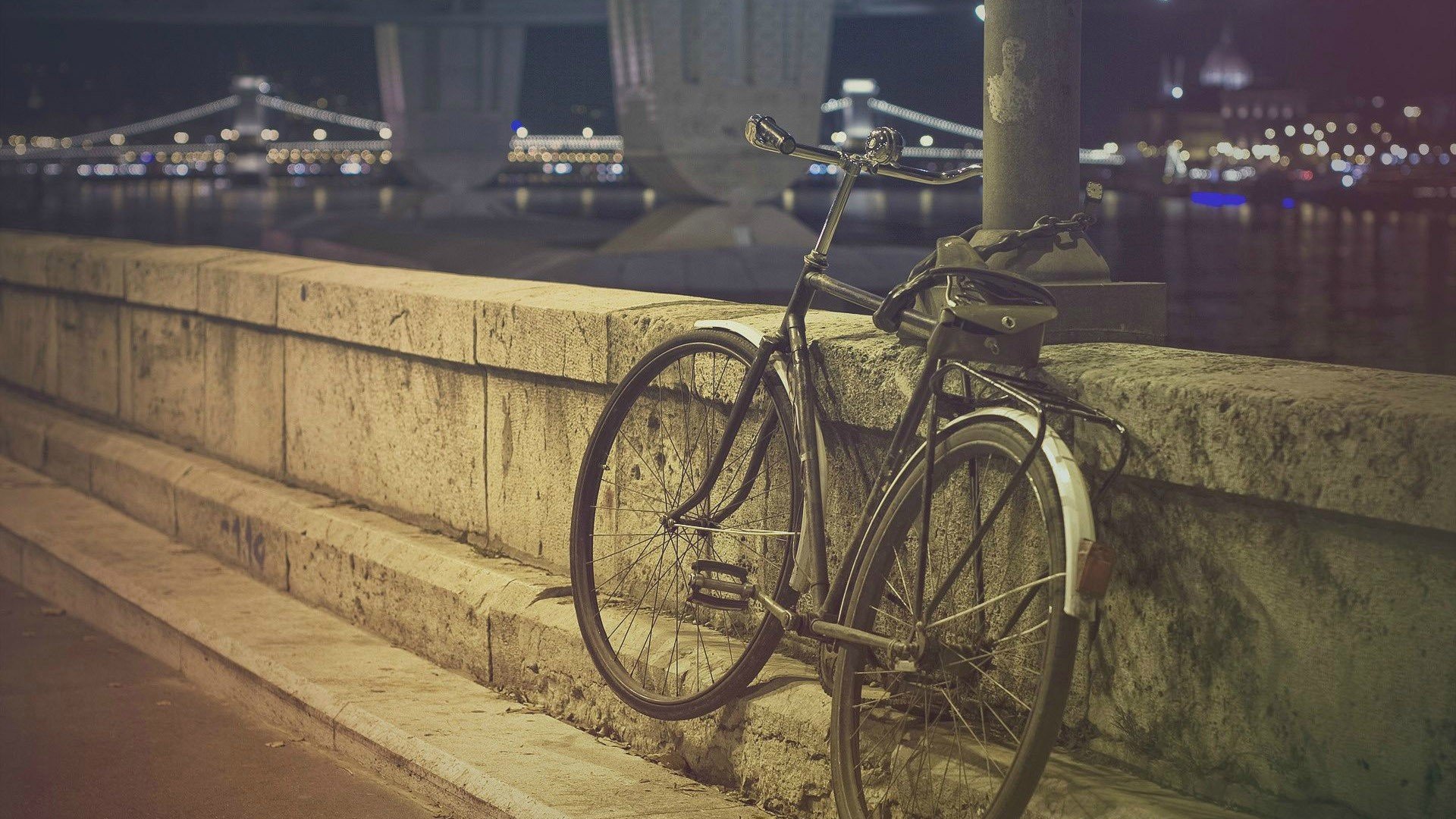 bicicleta, Apoyada, Pared, Ciudad Wallpaper