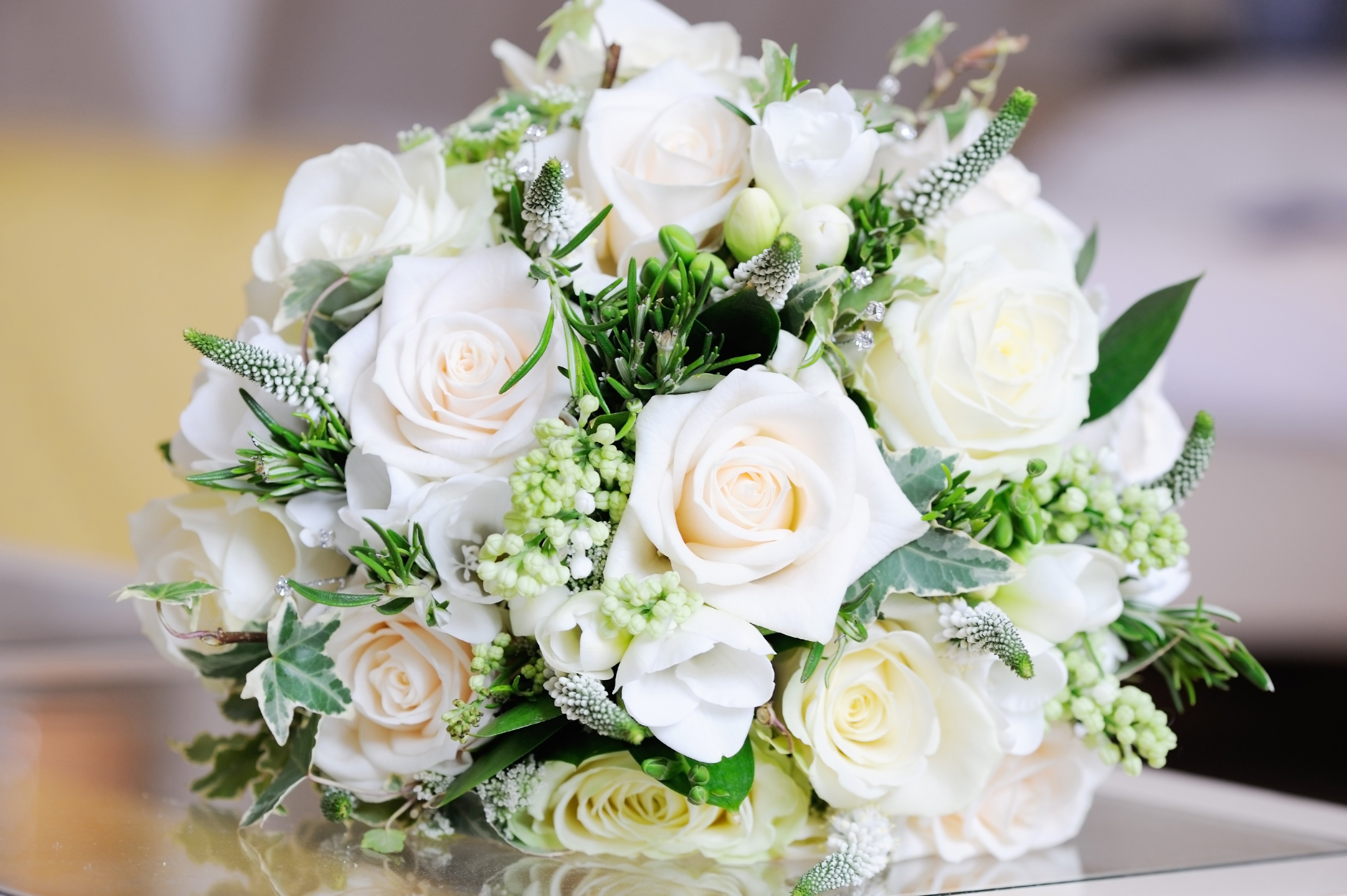 roses, Bouquet, Leaves, Flowers, White, Table, Decoration Wallpaper