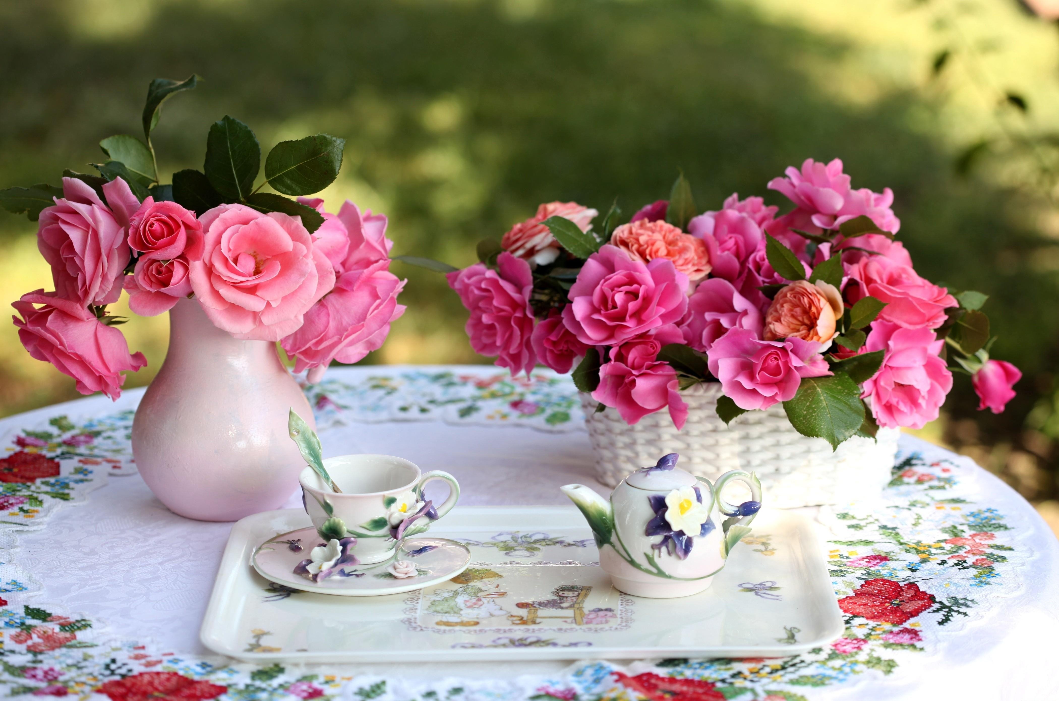 roses, Flowers, Bouquets, Vase, Basket, Table, Service, Tablecloth, Tea, Party Wallpaper