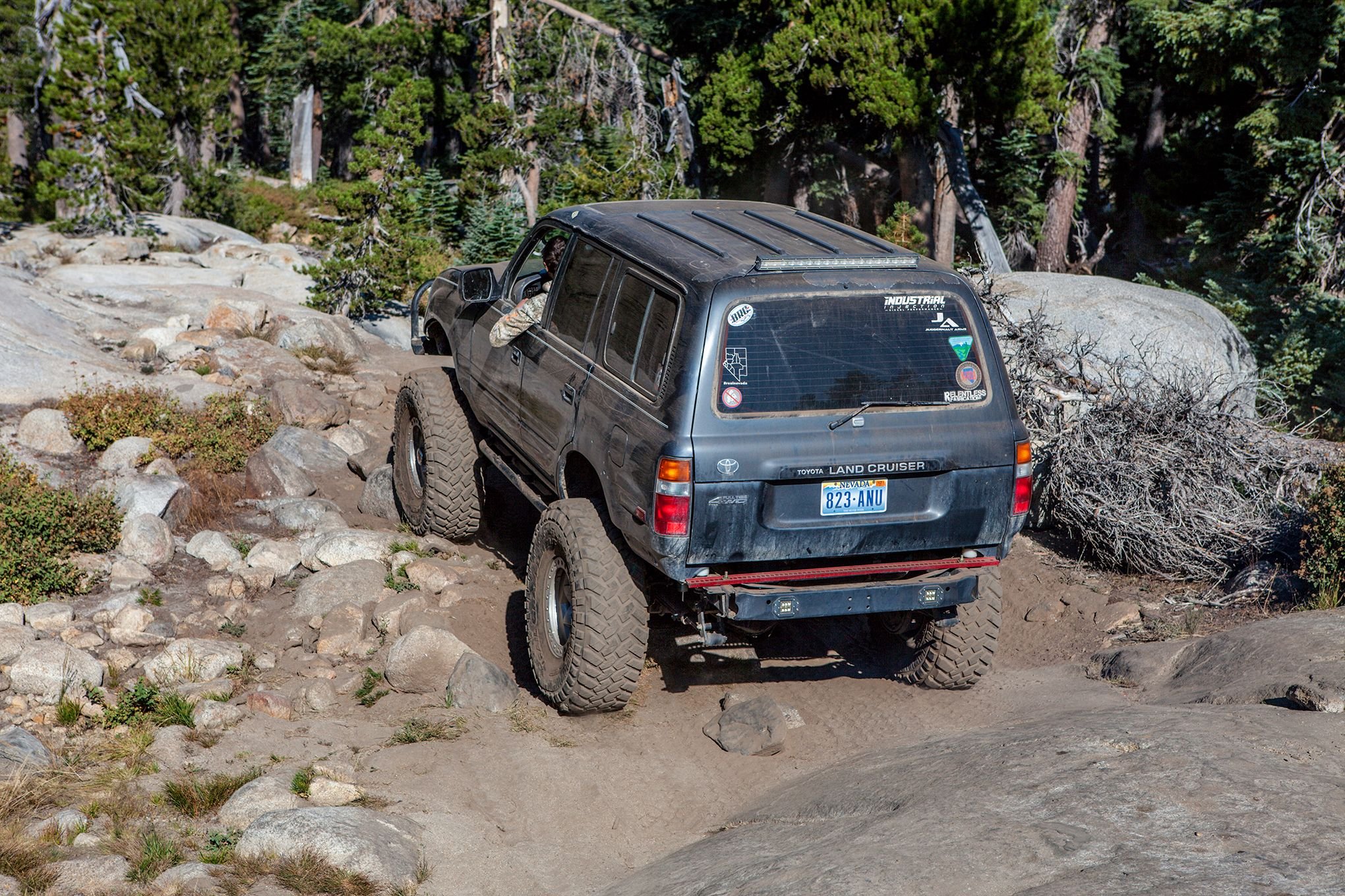 Toyota Land Cruiser 76 офф роад