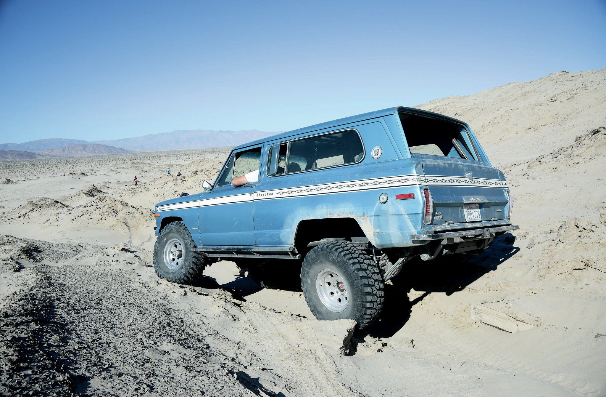 1975, Jeep, Cherokee, Chief, Offroad, 4x4, Custom, Truck, Stationwagon, Suv, Classic Wallpaper