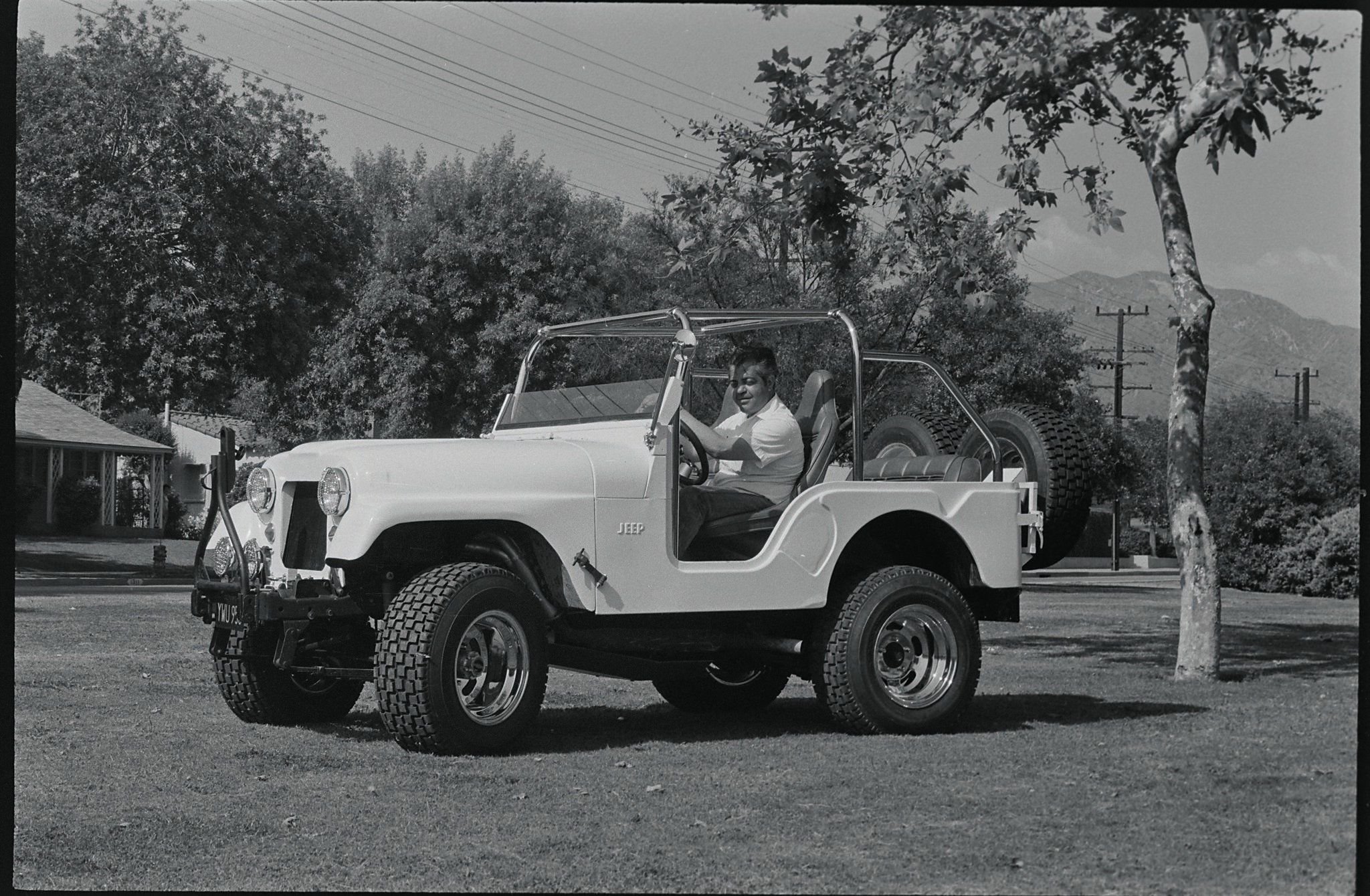 steve, Mcqueen, Jeep, Offroad, 4x4, Custom, Truck, Suv, Classic Wallpaper
