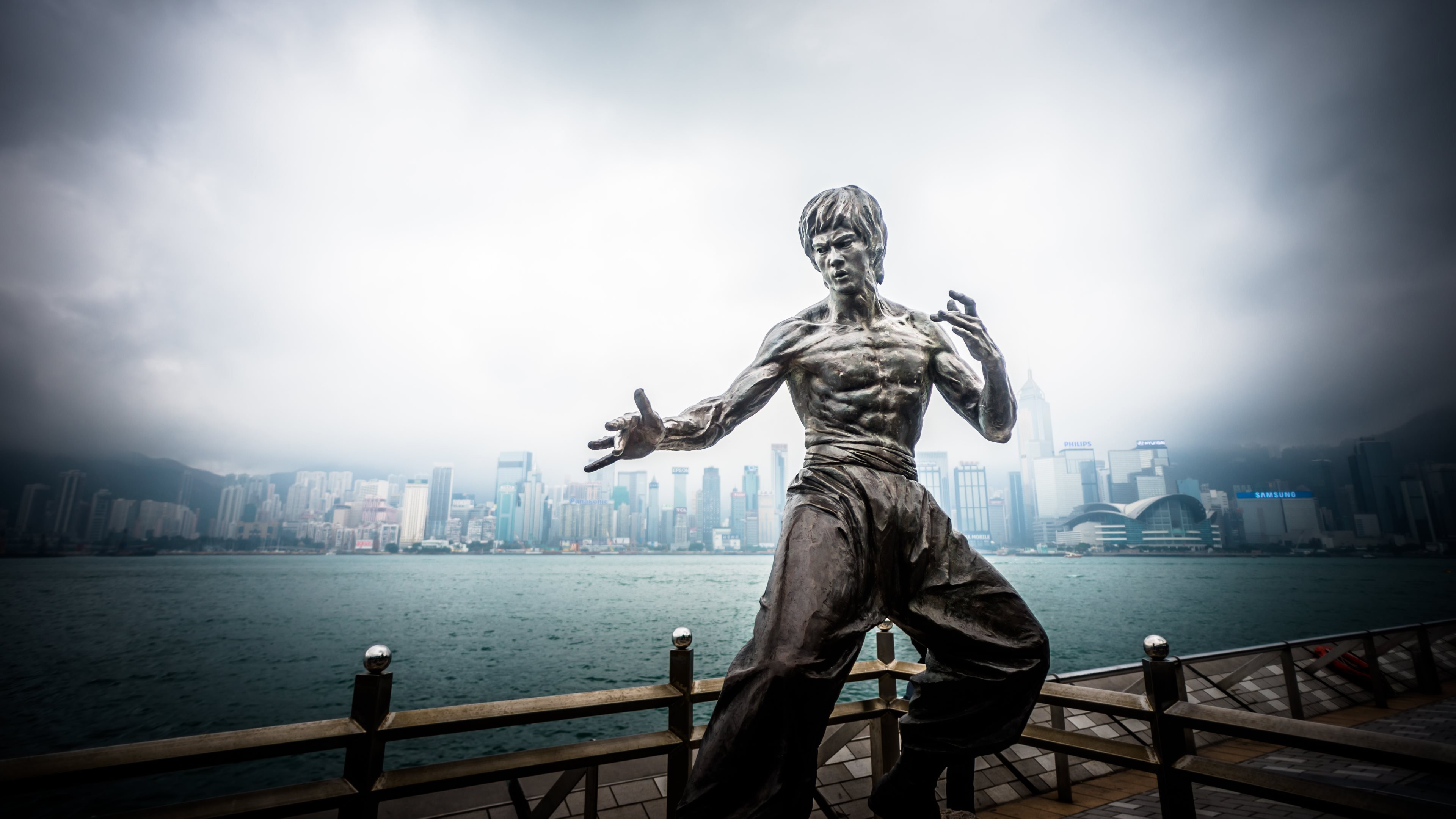 Ли обои на пк. Гонконг Брюс ли. Statue of Bruce Lee (Hong Kong). Статуя Брюса ли. Брюс ли памятник.